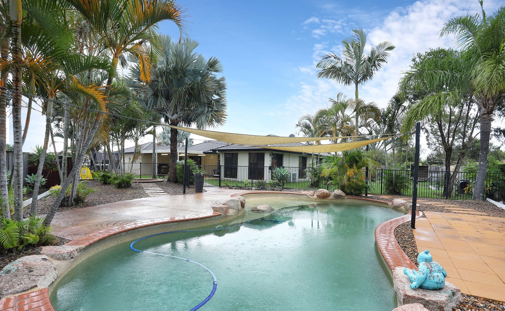 51 Coronet Crescent, Burleigh Waters, QLD 4220