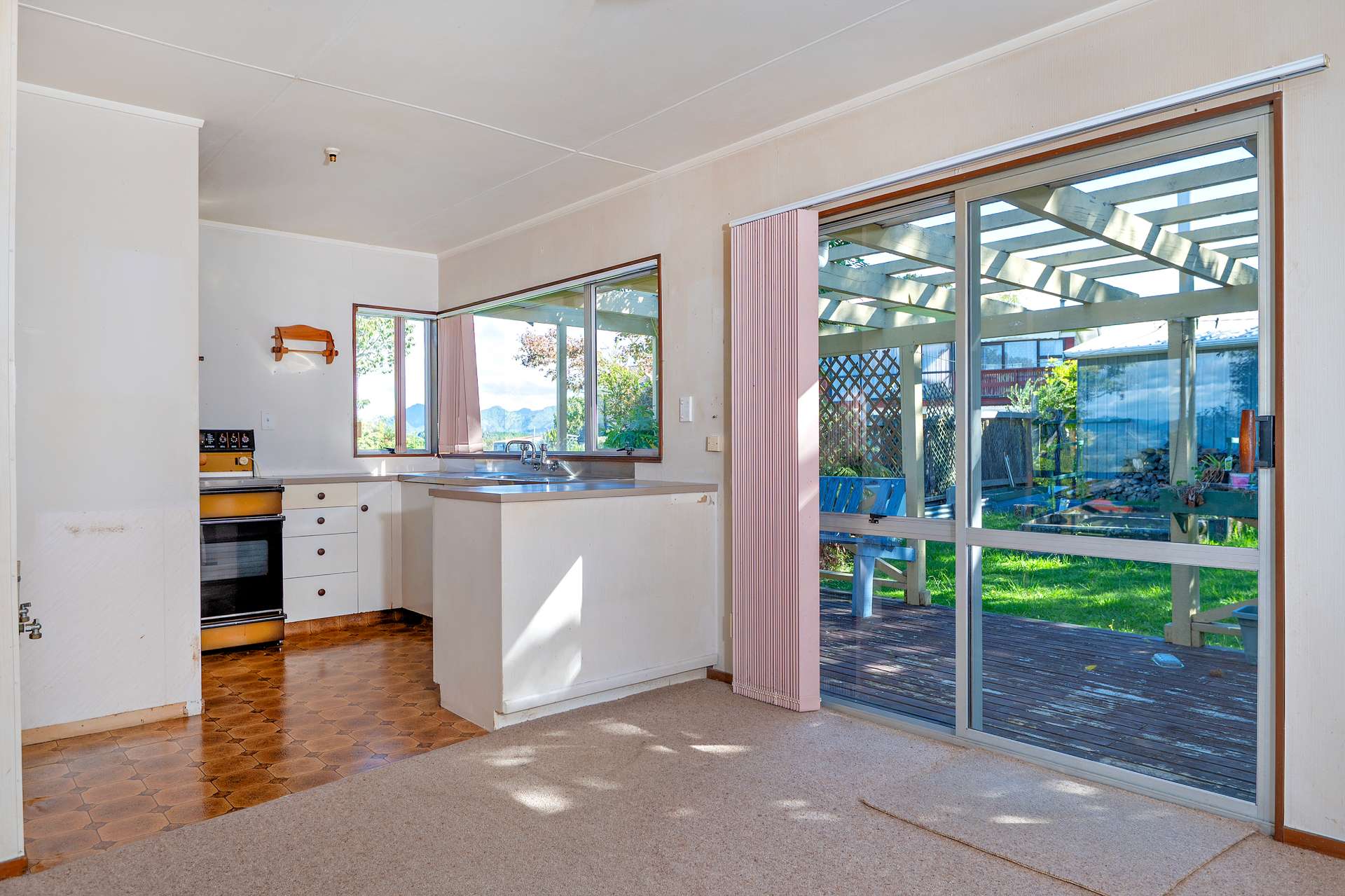 5 Sundell Place photo 3