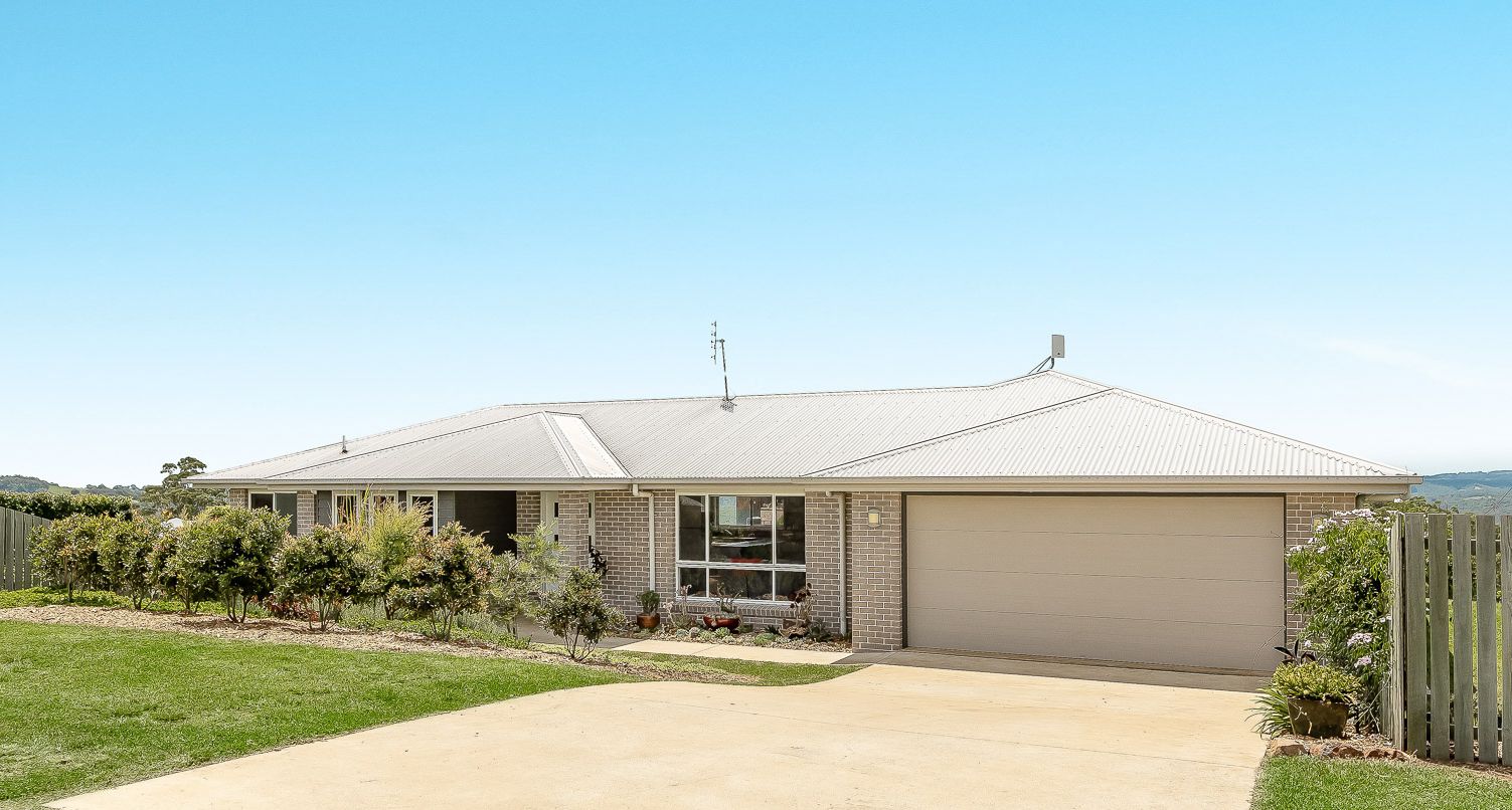 41 Charlotte Road, Hampton QLD 4352