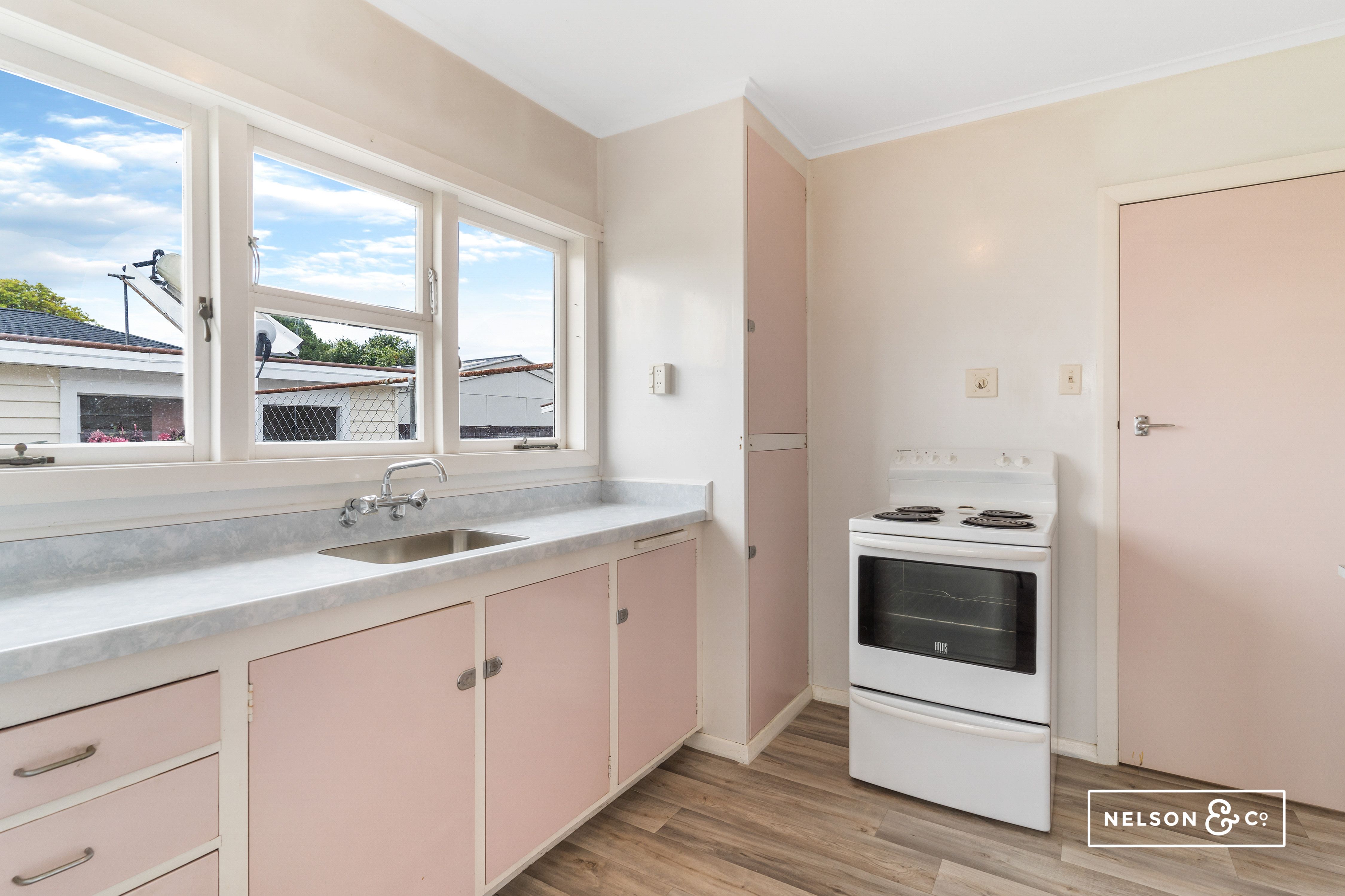 16 Hooks Road, Manurewa, Manukau City
