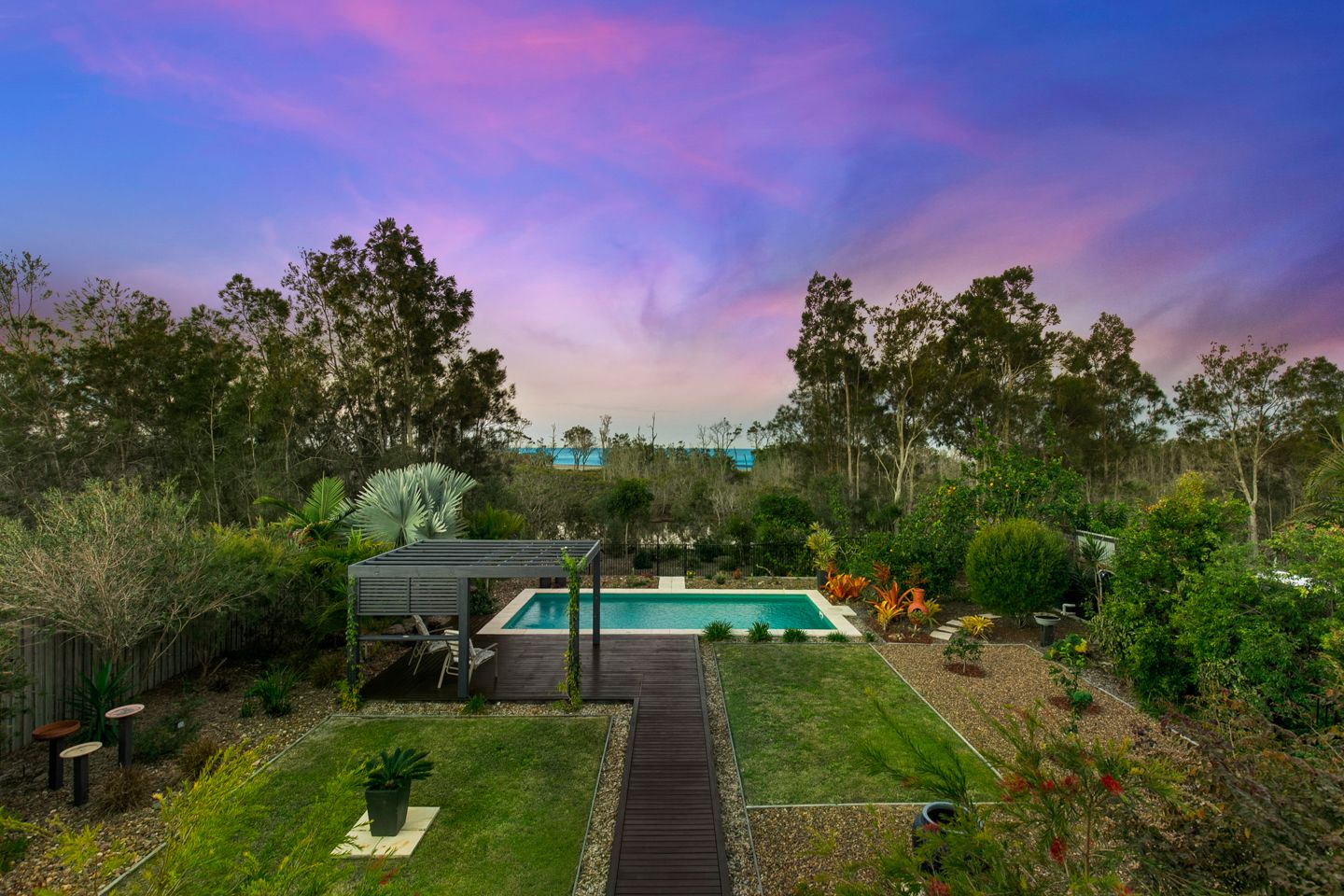 82 Beach Drive, Burrum Heads, QLD 4659
