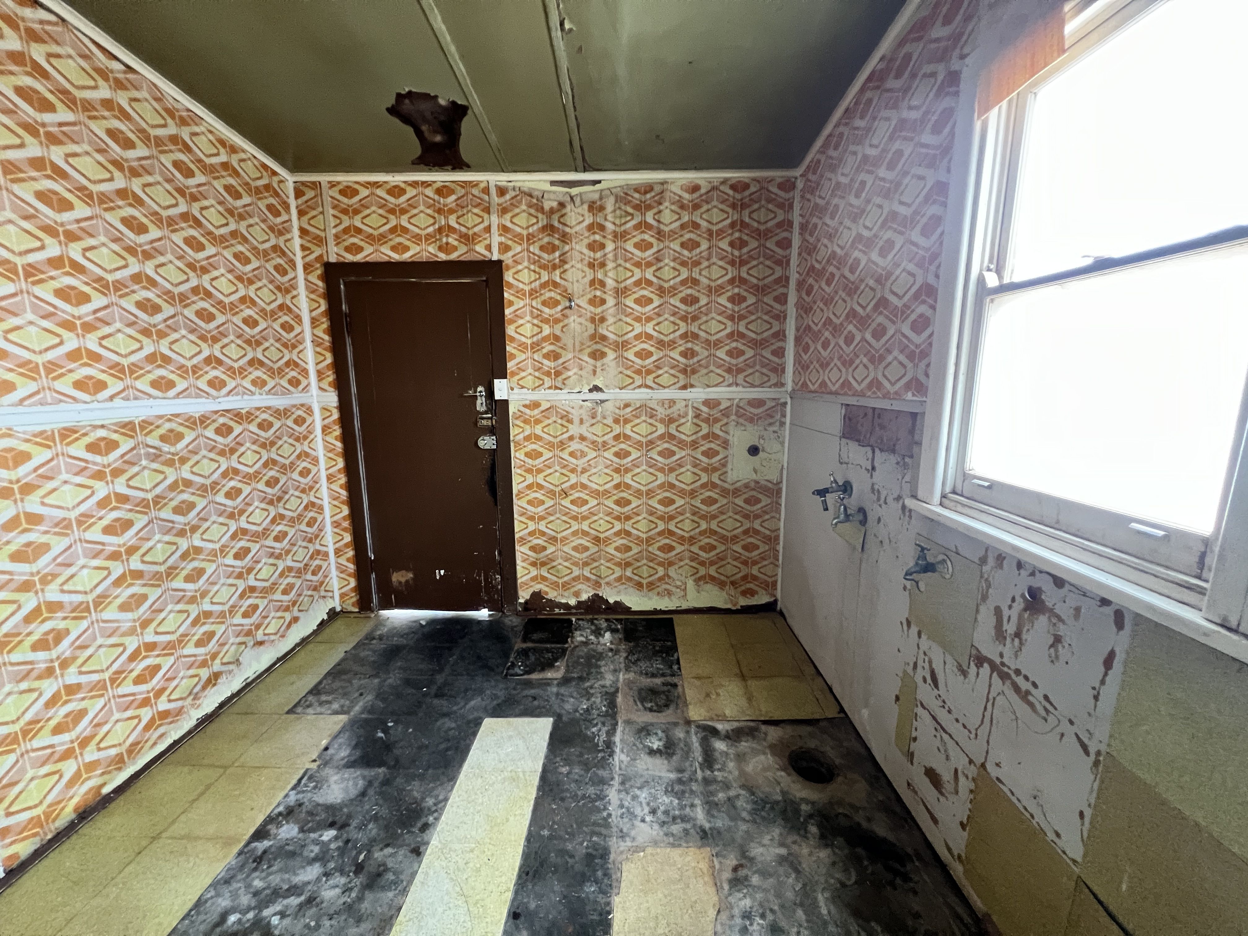 183 Newton Street — photo 12 of 15