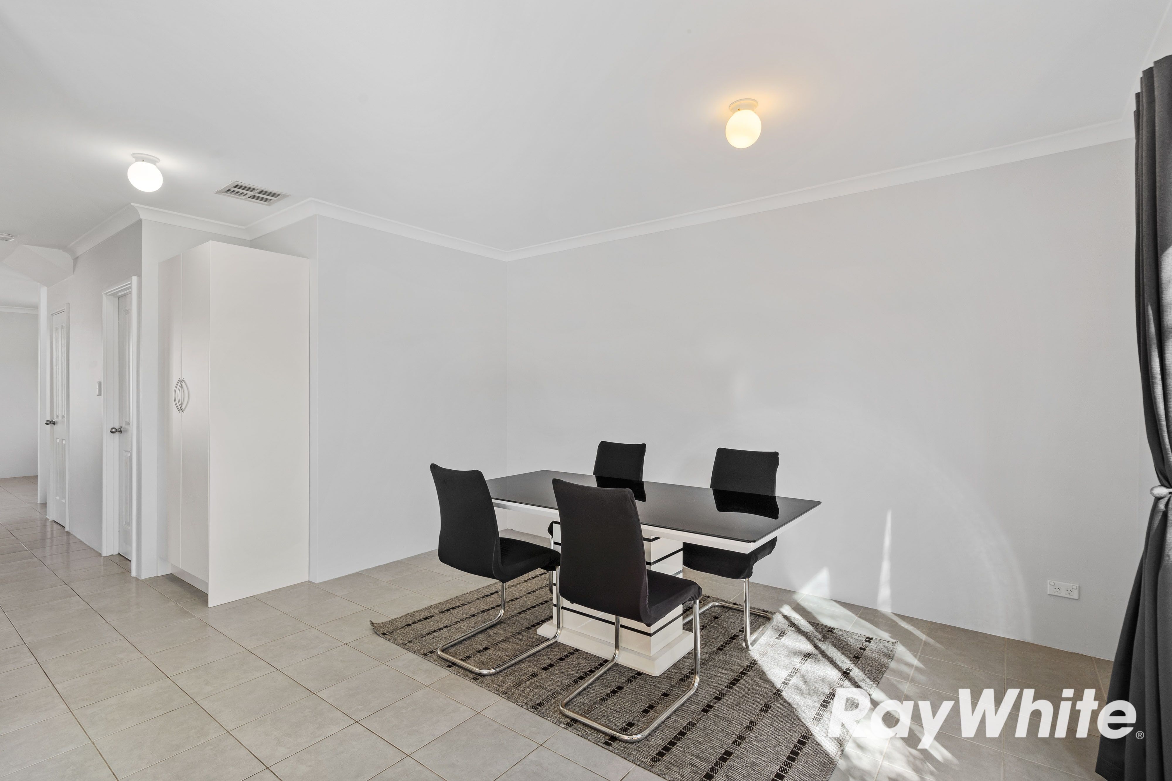 3/8-10 Cooper Street — photo 4 of 16