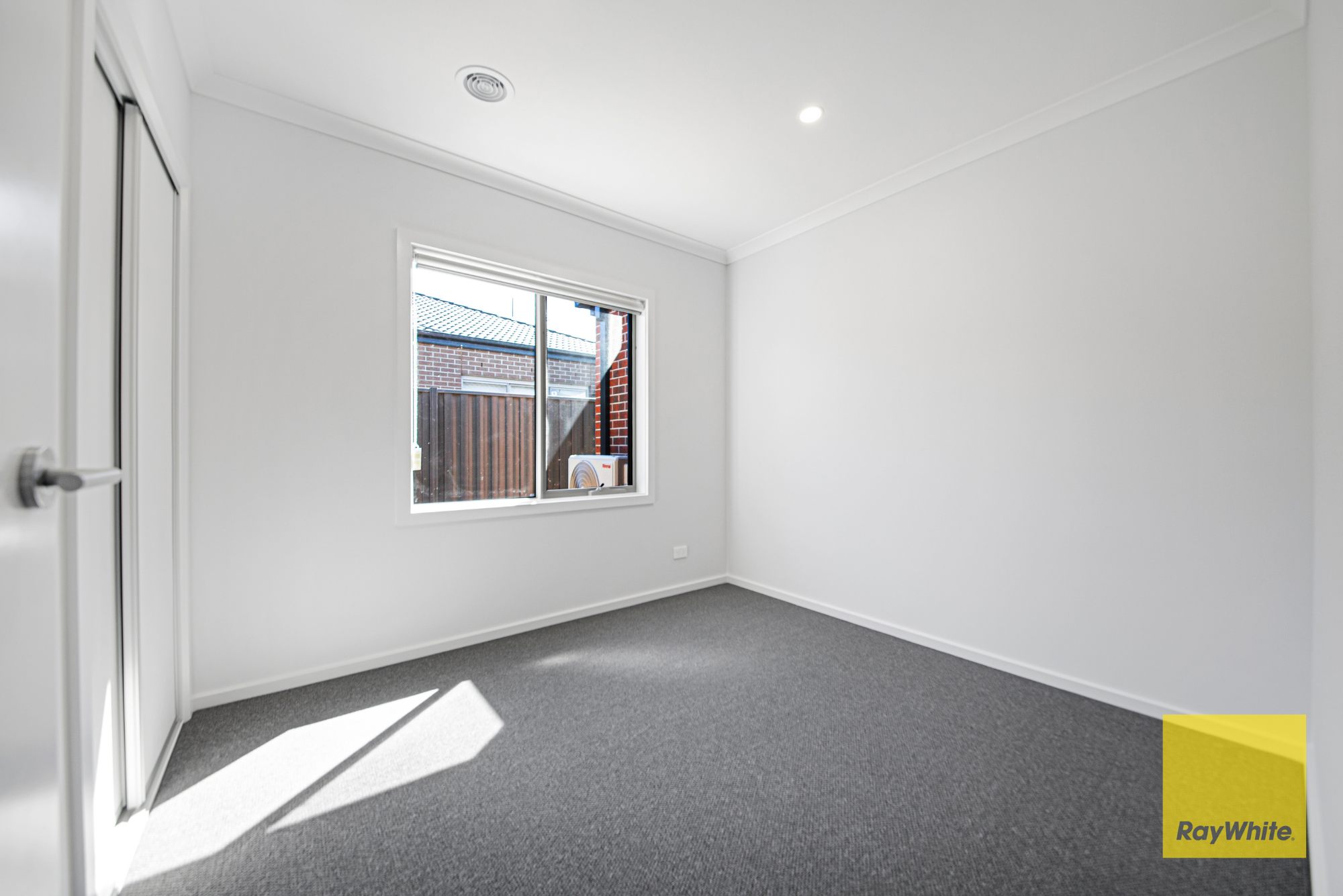 62 Danube Road — photo 10 of 18