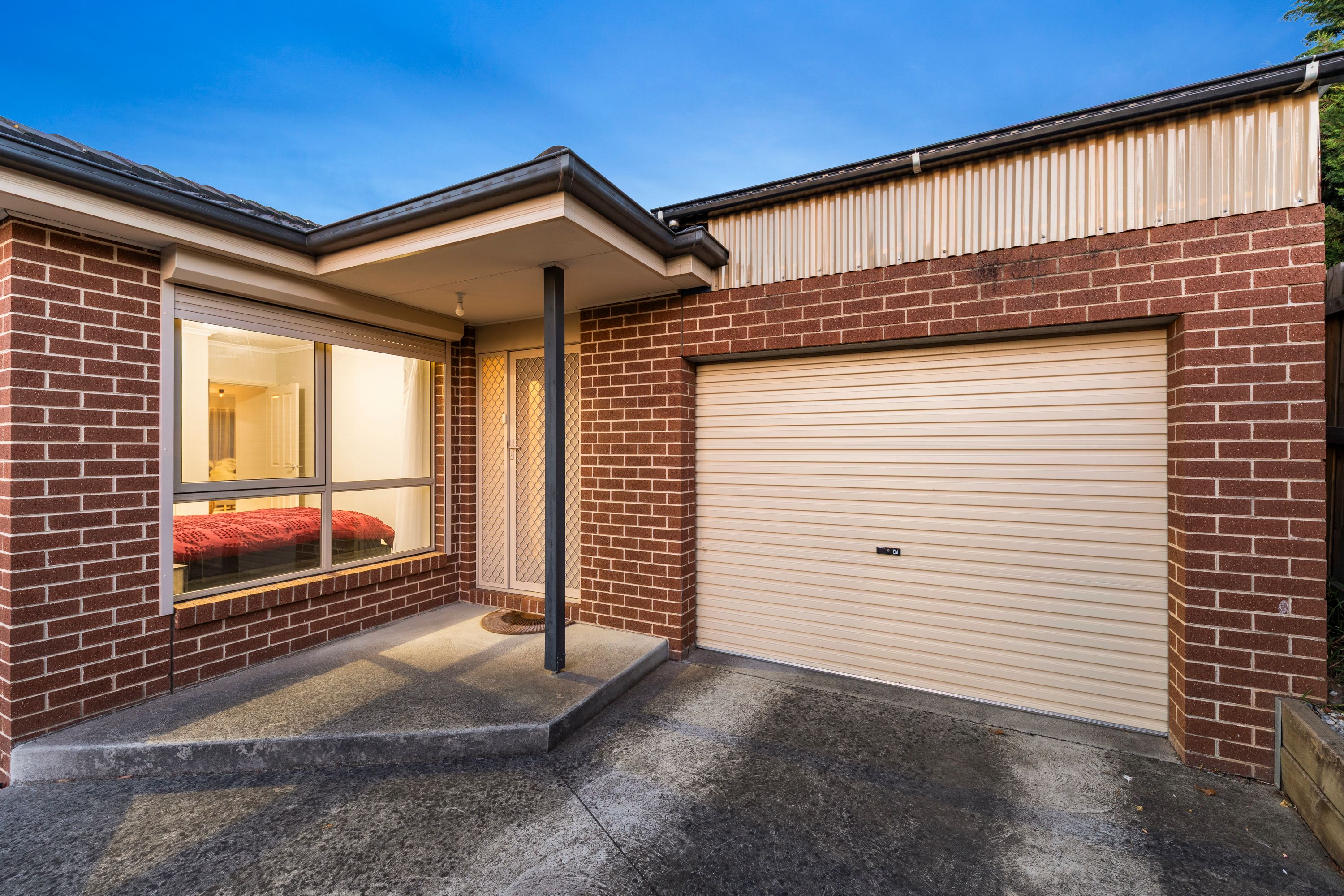 2/111 Shetland Street, Endeavour Hills, VIC 3802