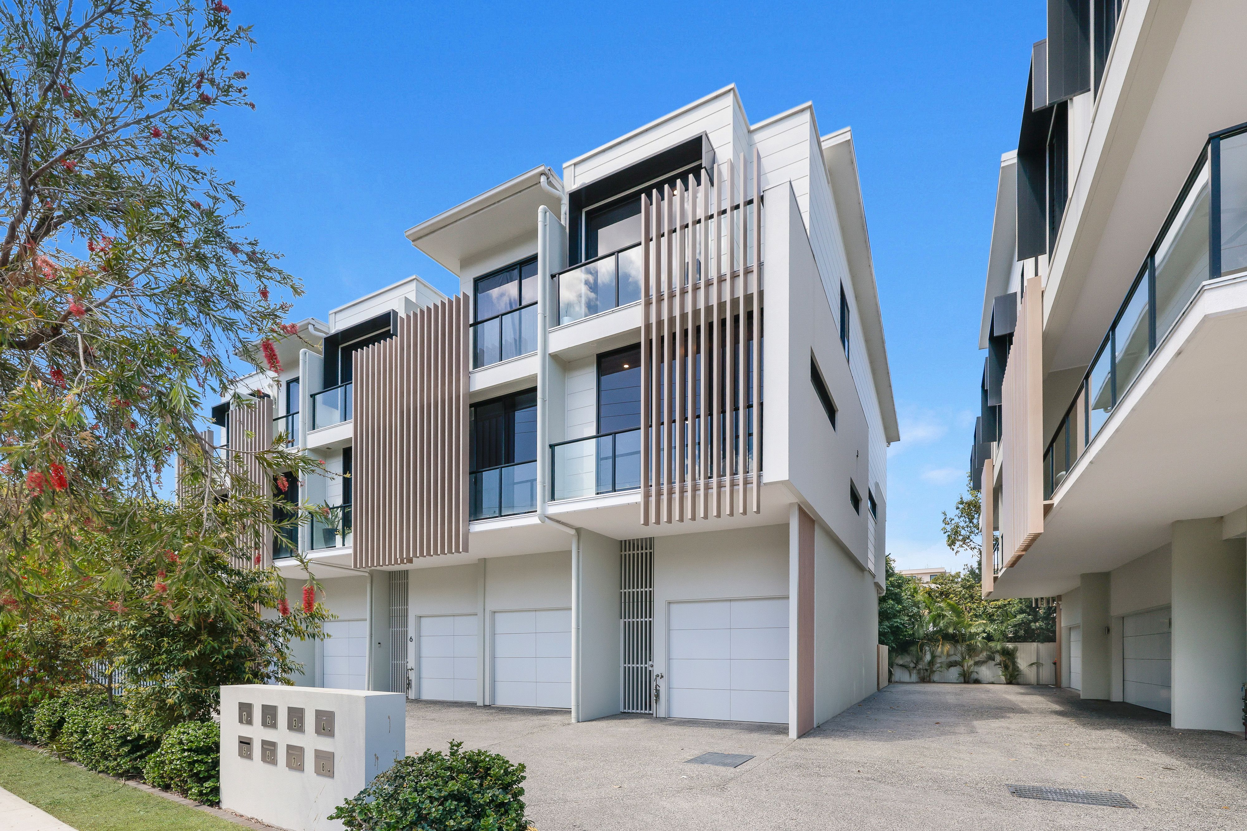 4/6-8 Ikkina Road, Burleigh Heads, QLD 4220