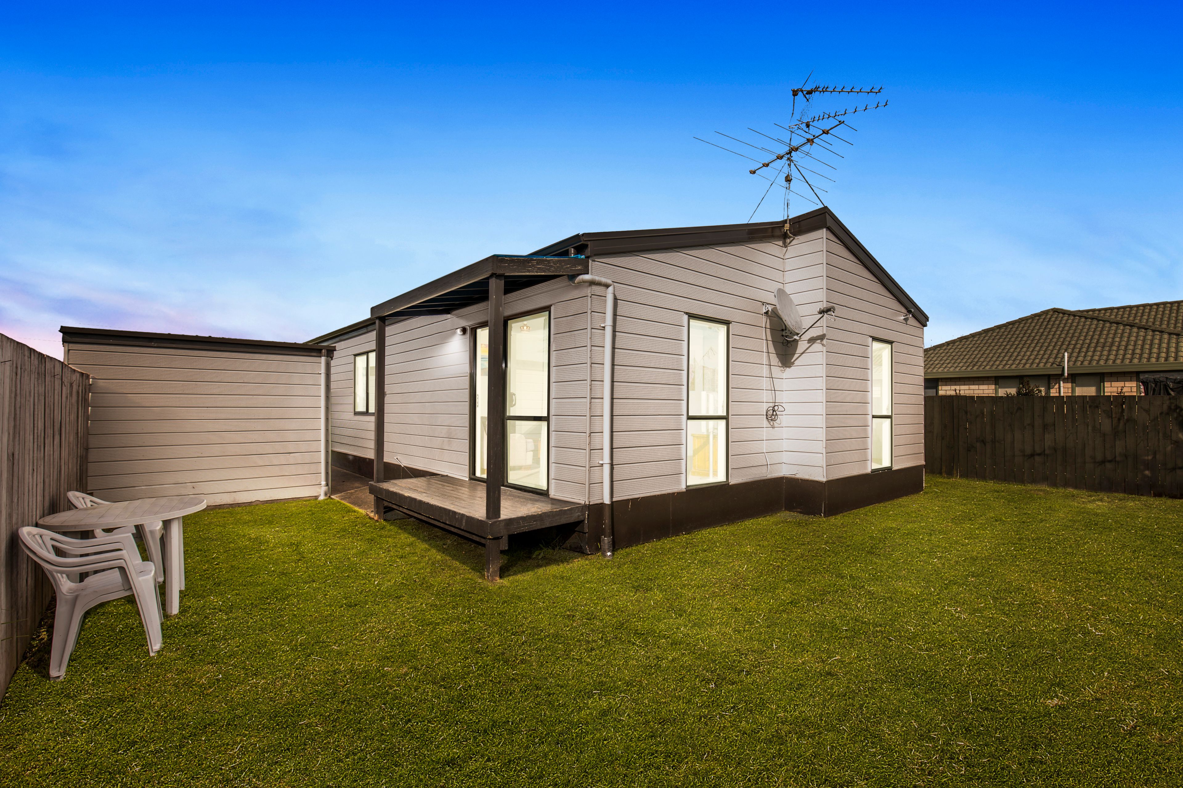 16/2 Clarice Place, Takanini, Papakura