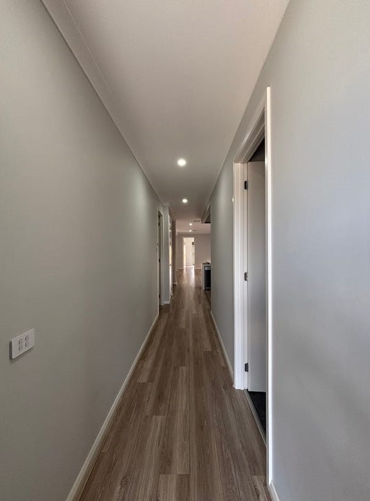 21 Delhi Grove, Rockbank, VIC 3335