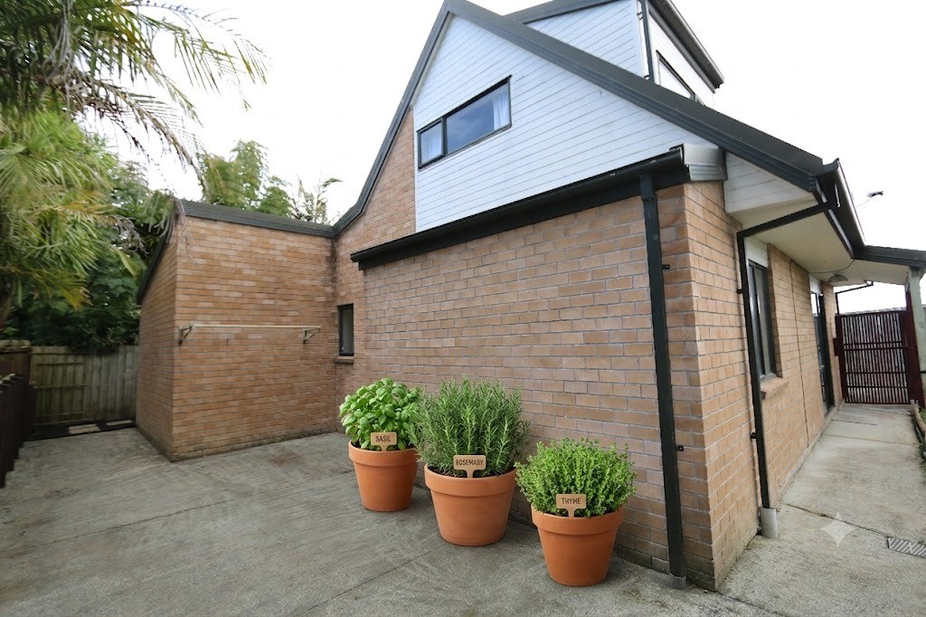 30A Chalmers Street, Avondale, Auckland City