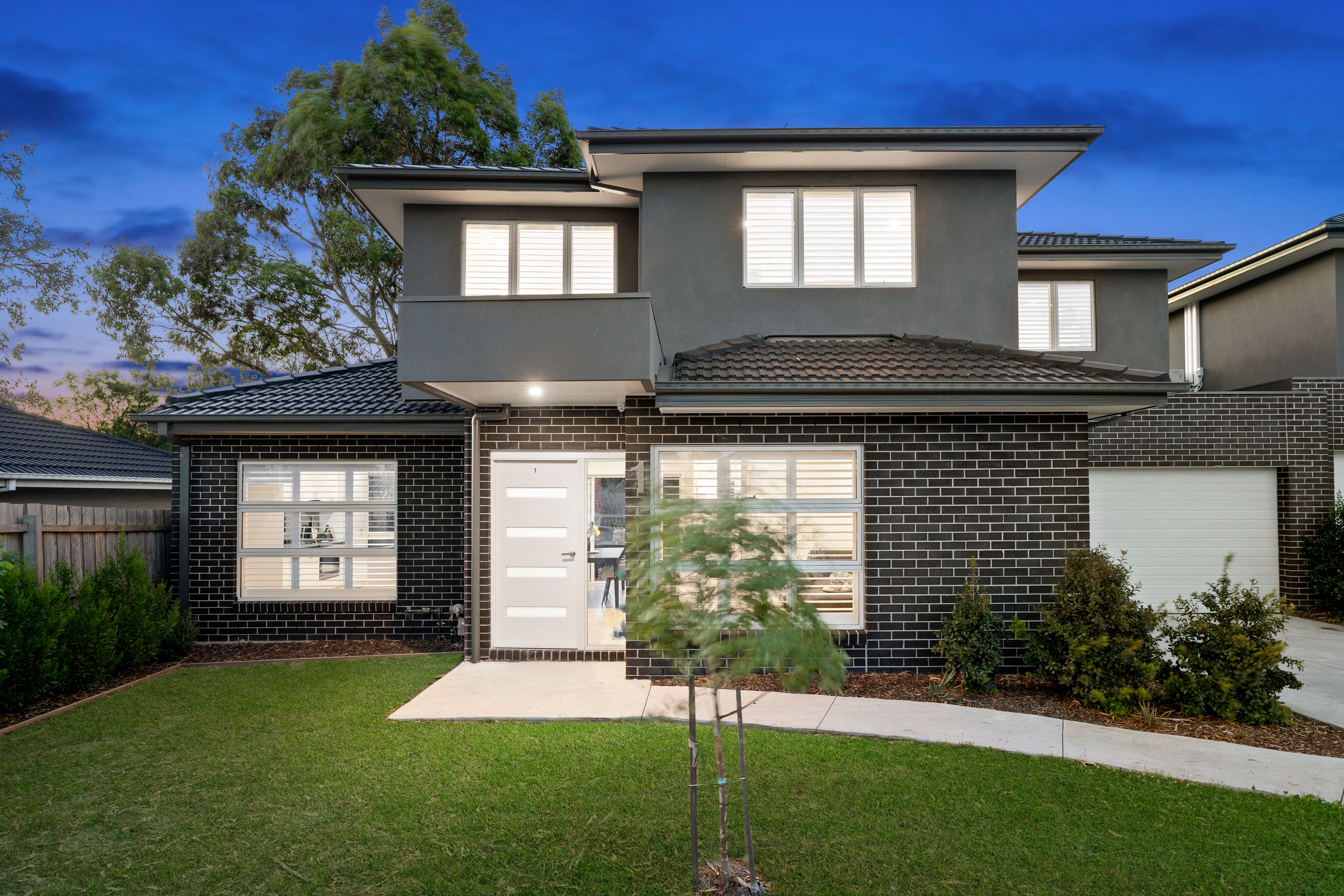 10 Pinnacle Avenue, Ferntree Gully VIC 3156