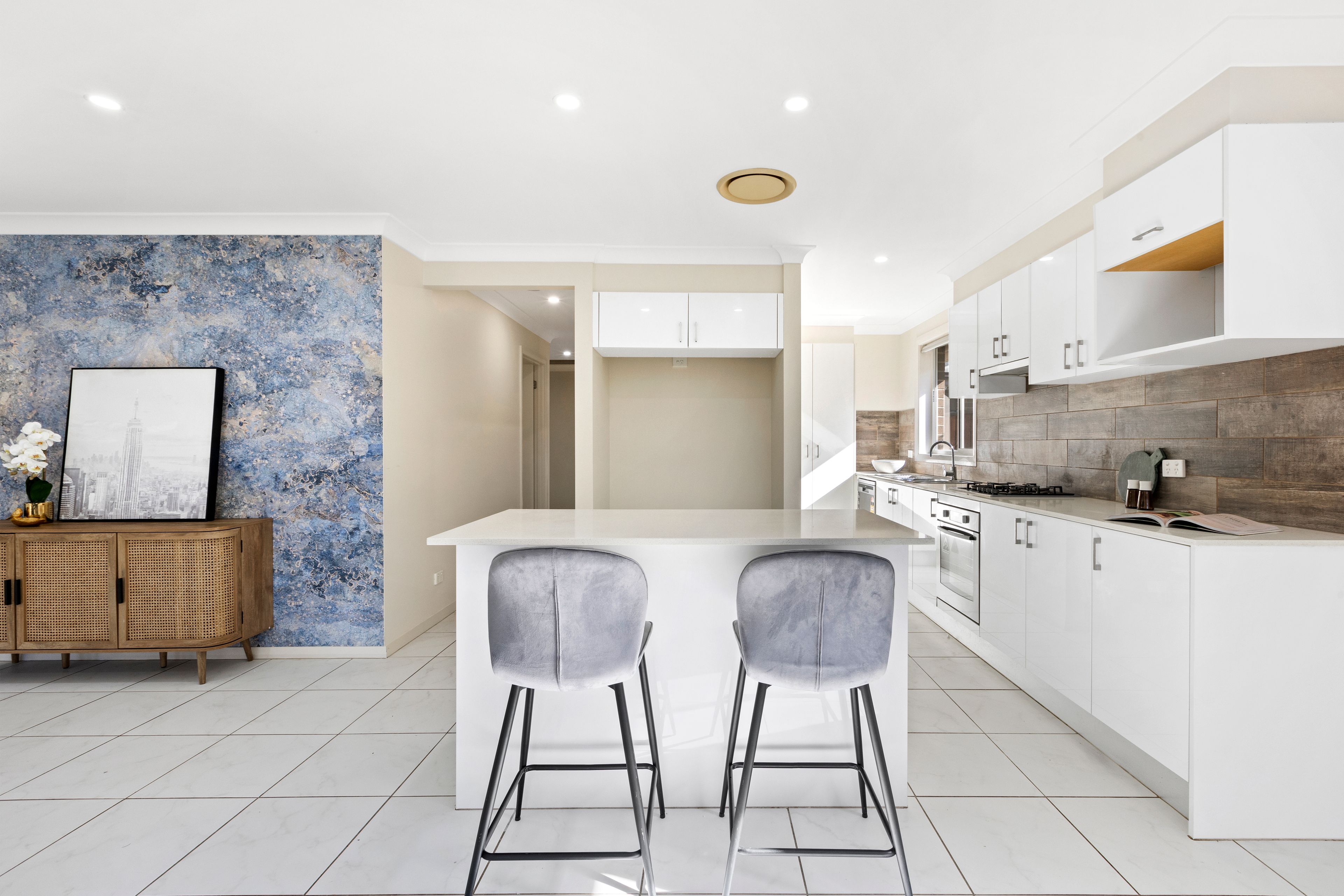 18 Jacqui Avenue — photo 6 of 15