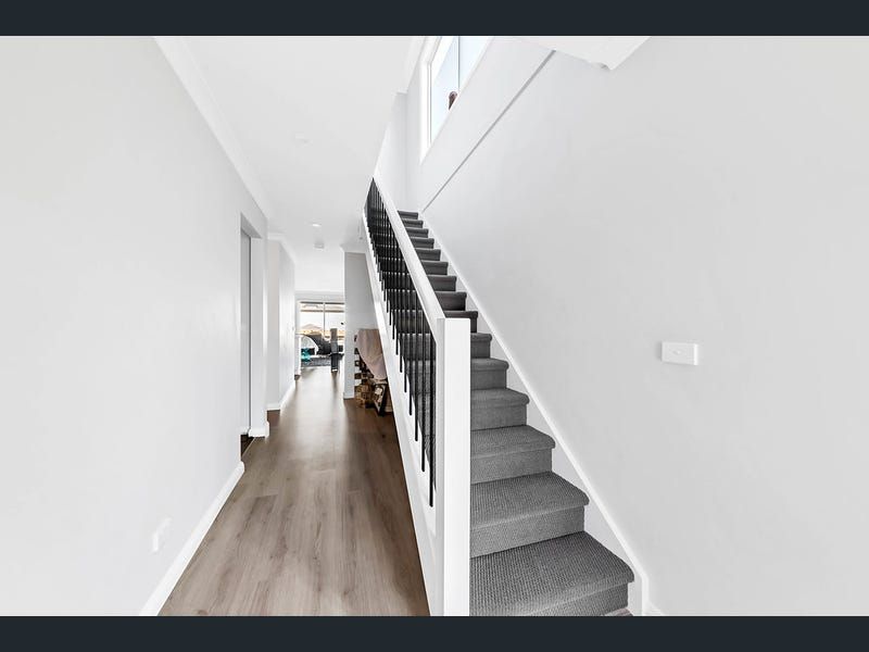 5 Fernlea Street — photo 7 of 9