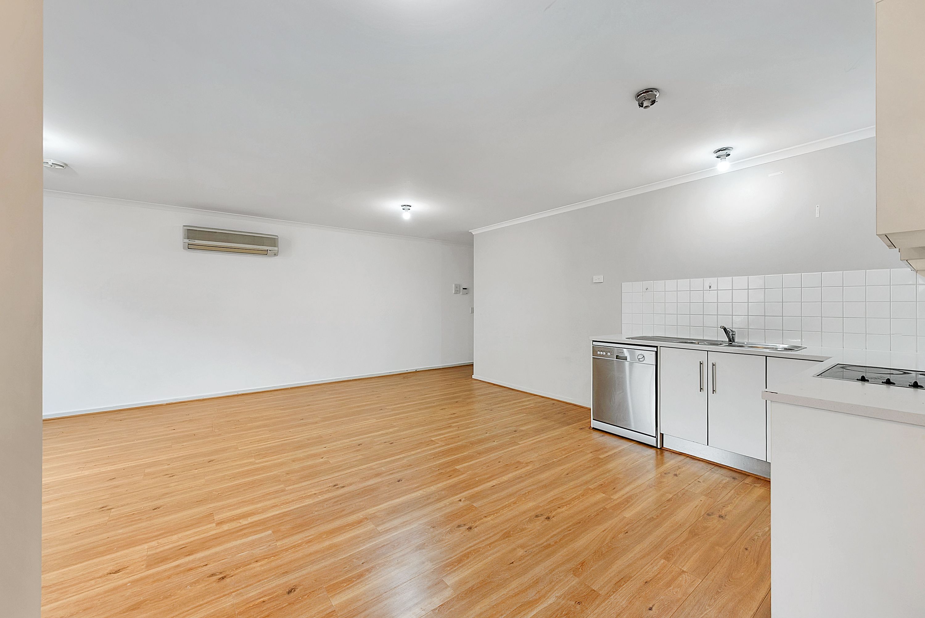 3/2 Fisher Place — photo 4 of 10
