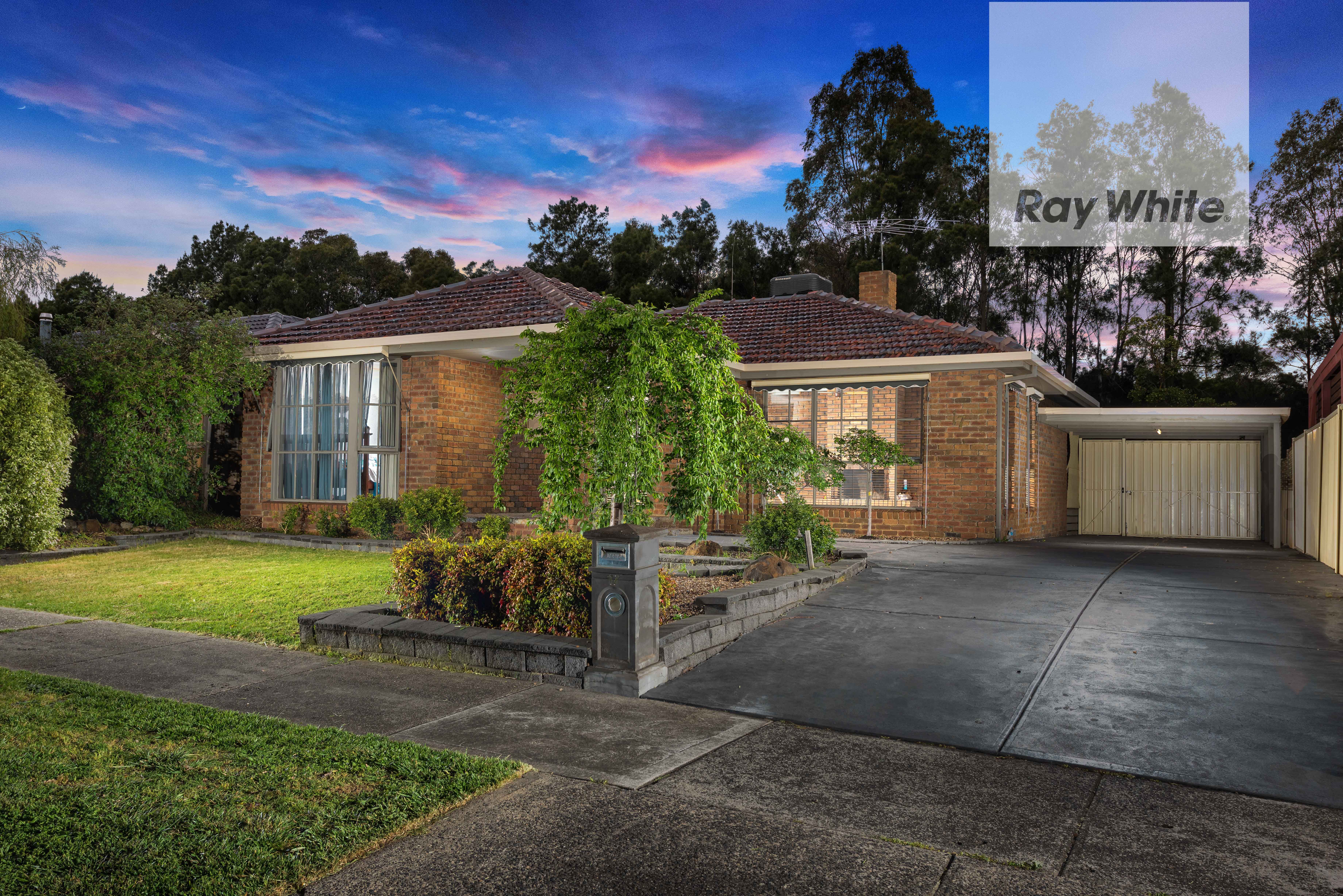 17 Grevillia Drive, Mill Park VIC 3082