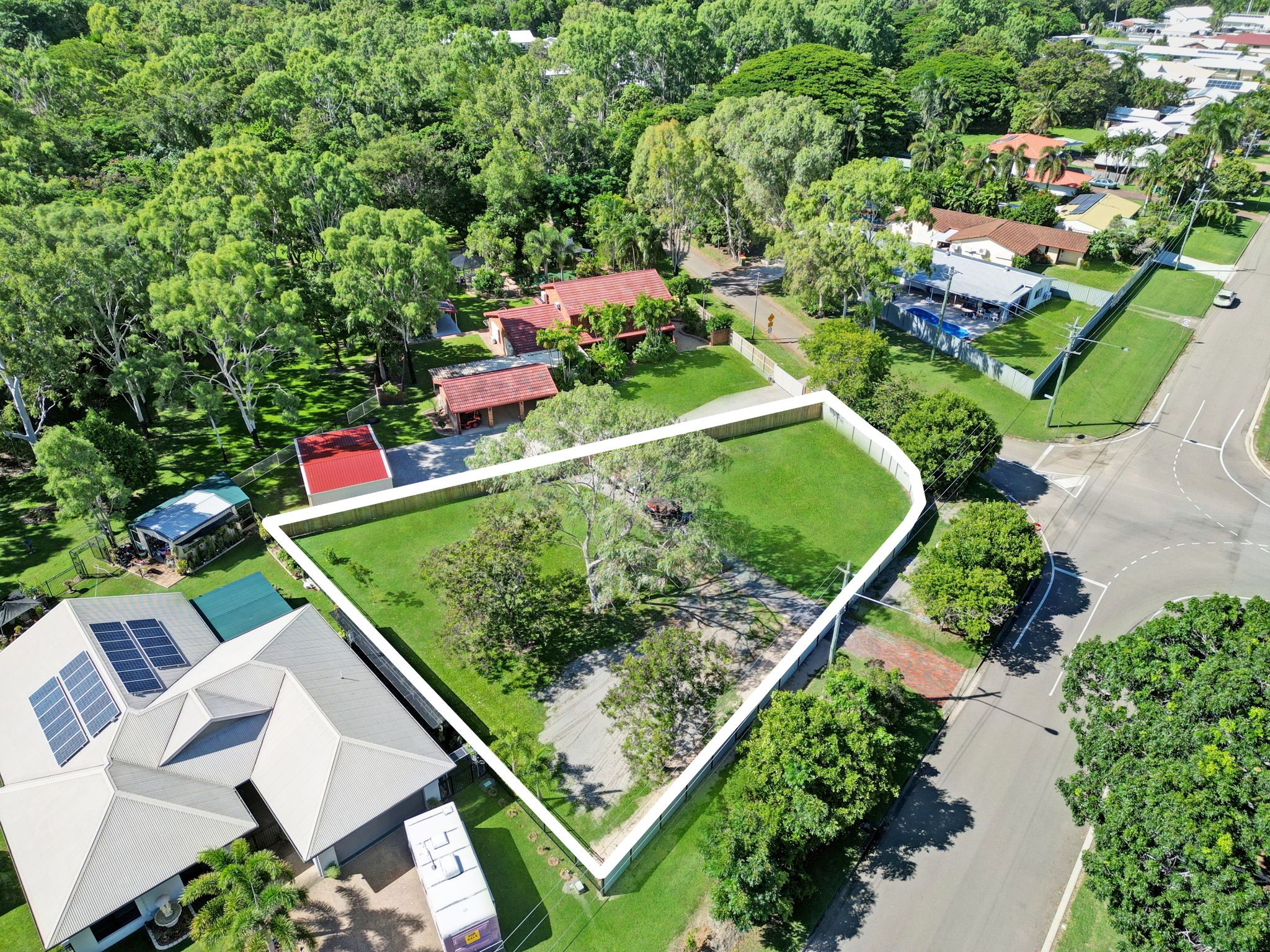 411 Dalrymple Road, Mount Louisa, QLD 4814