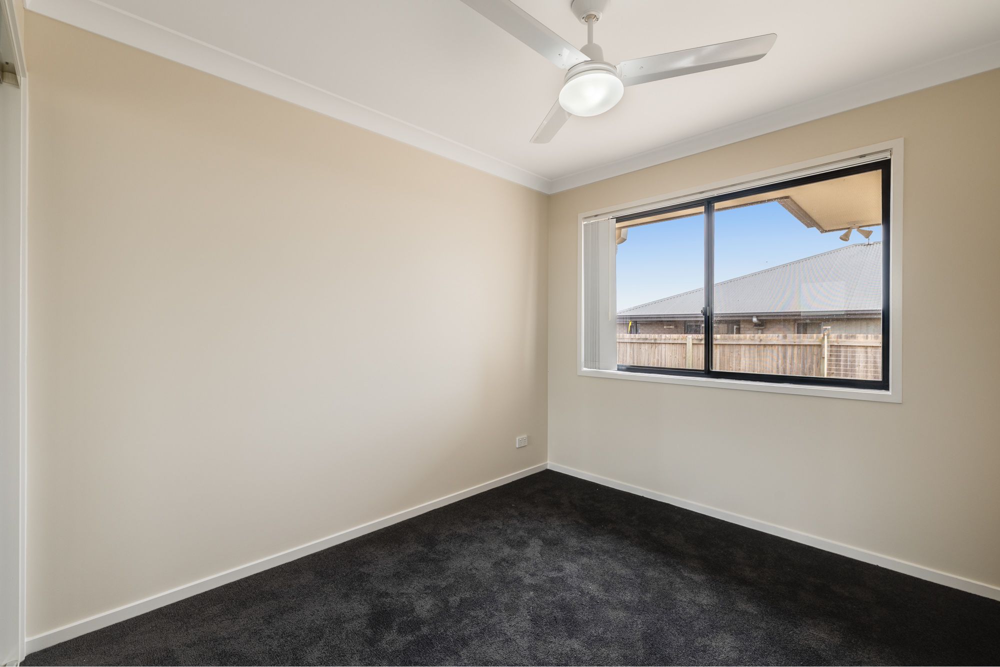 35 Myrtleford Crescent — photo 9 of 16