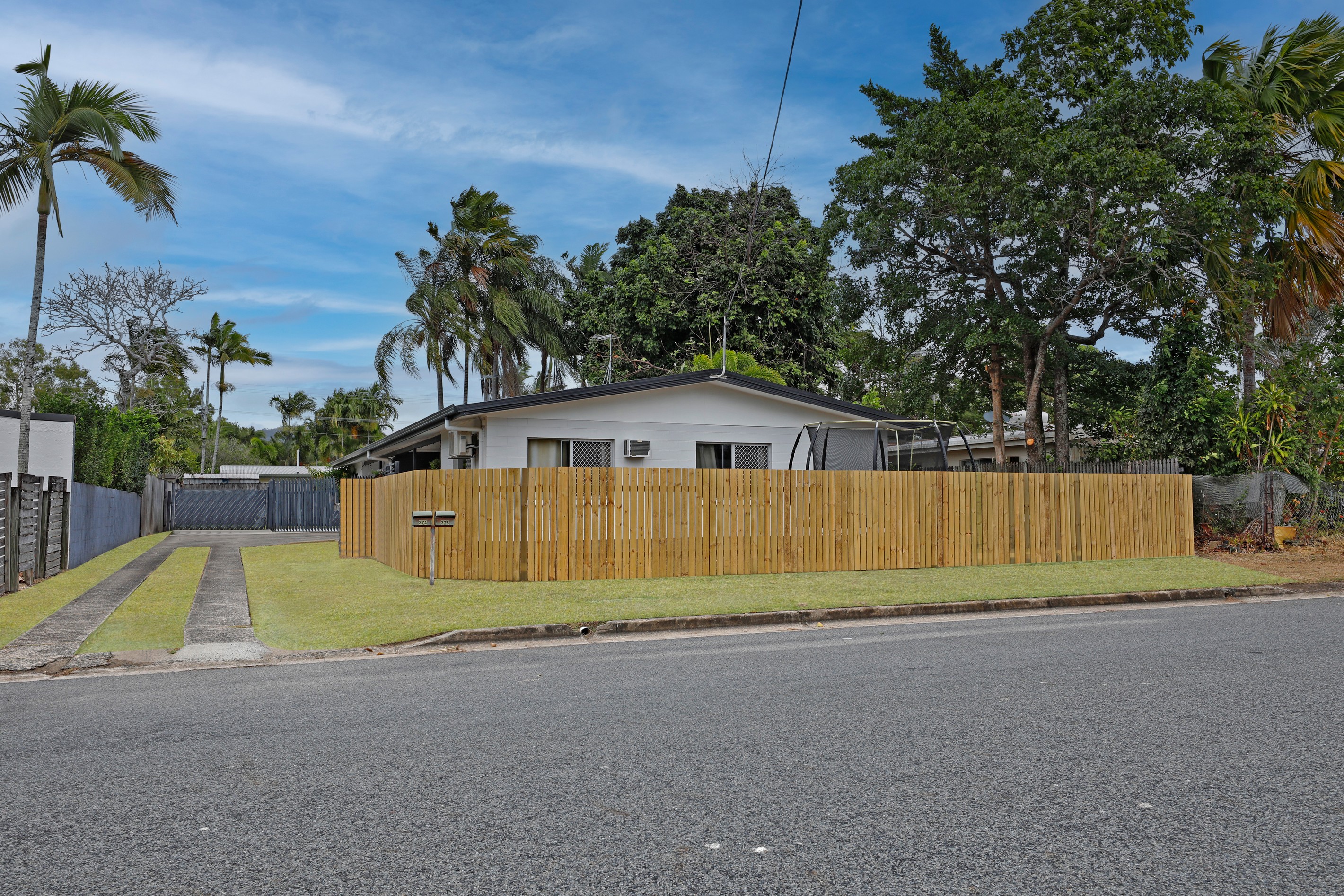 37 Tamarind Street, Holloways Beach, QLD 4878