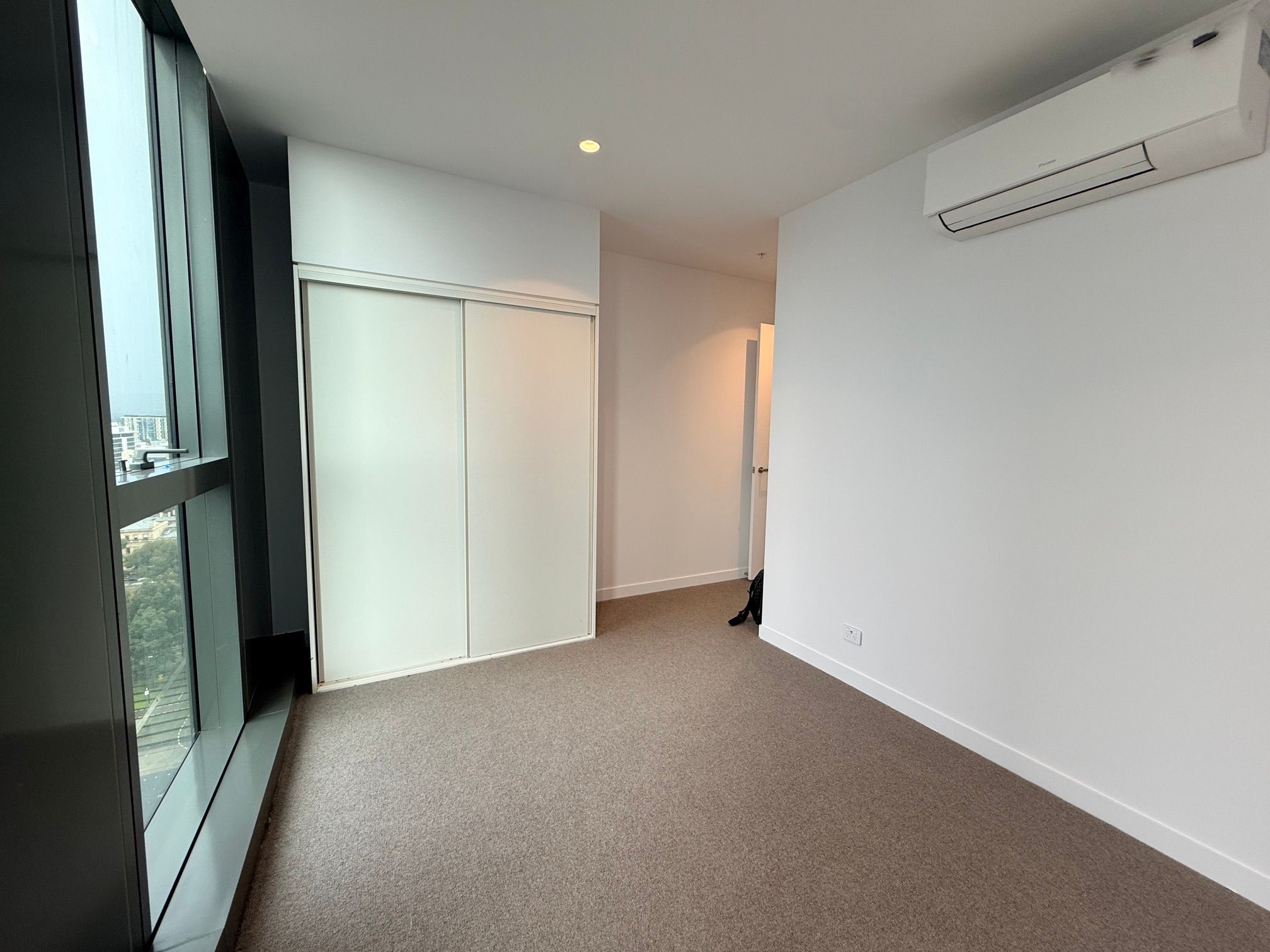 1701 Market Square, 21-59 Grote Street — photo 4 of 21