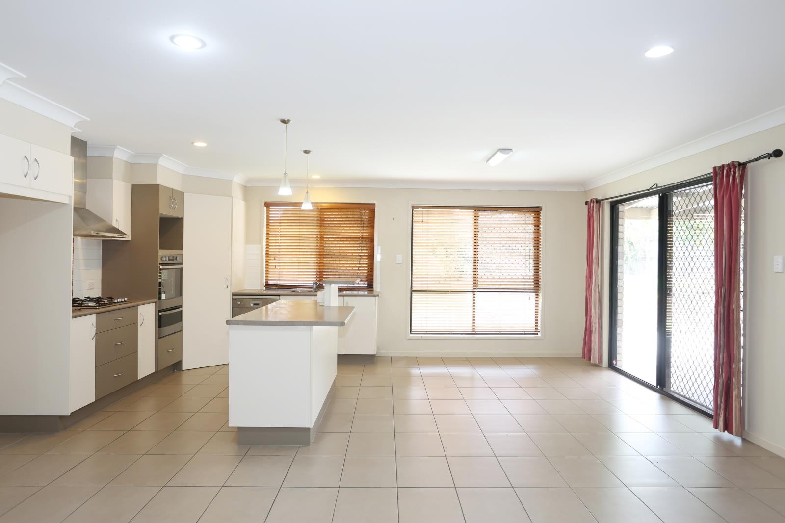 15 Schafer Court, Edens Landing, QLD 4207