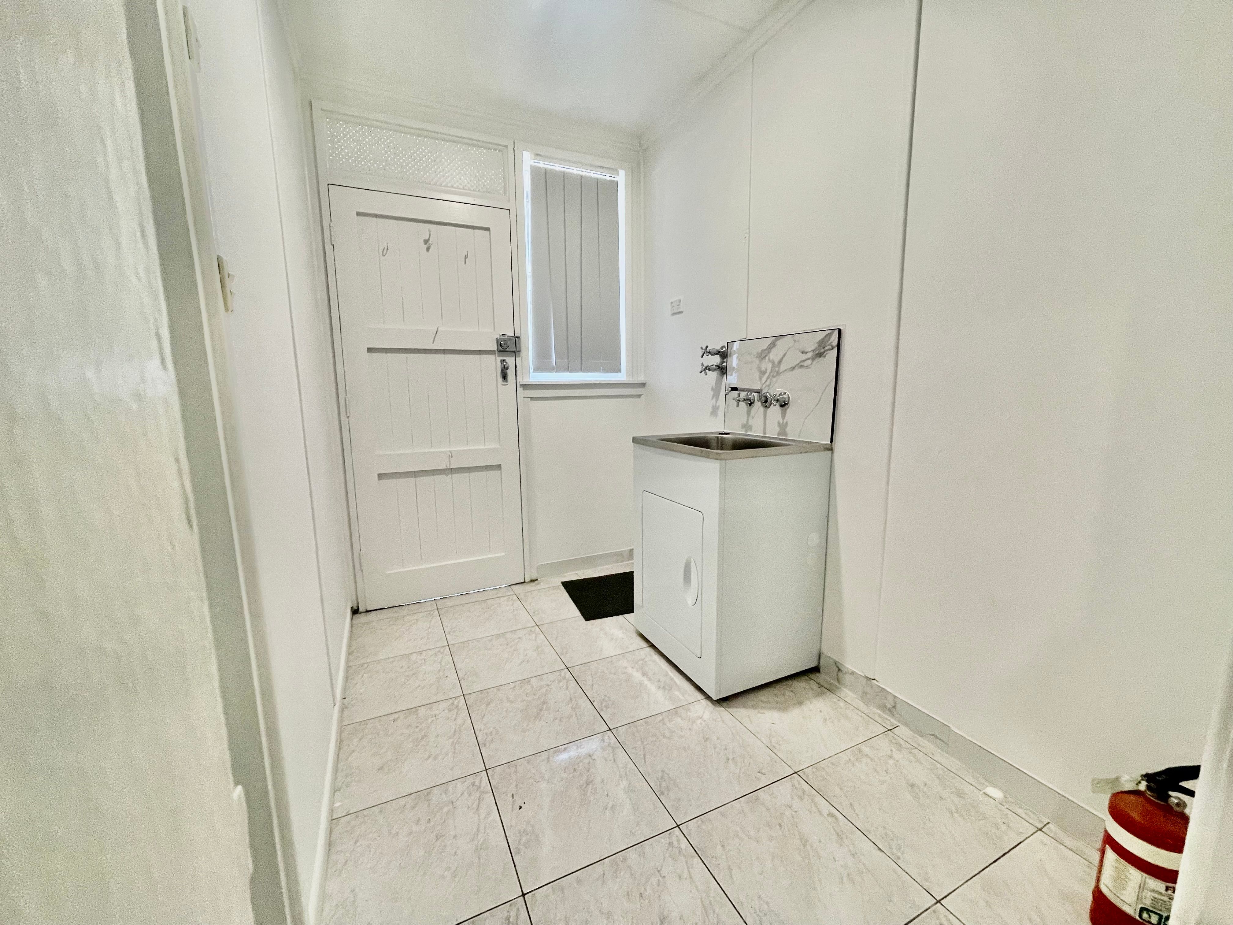 17 Aberdeen Road — photo 9 of 10