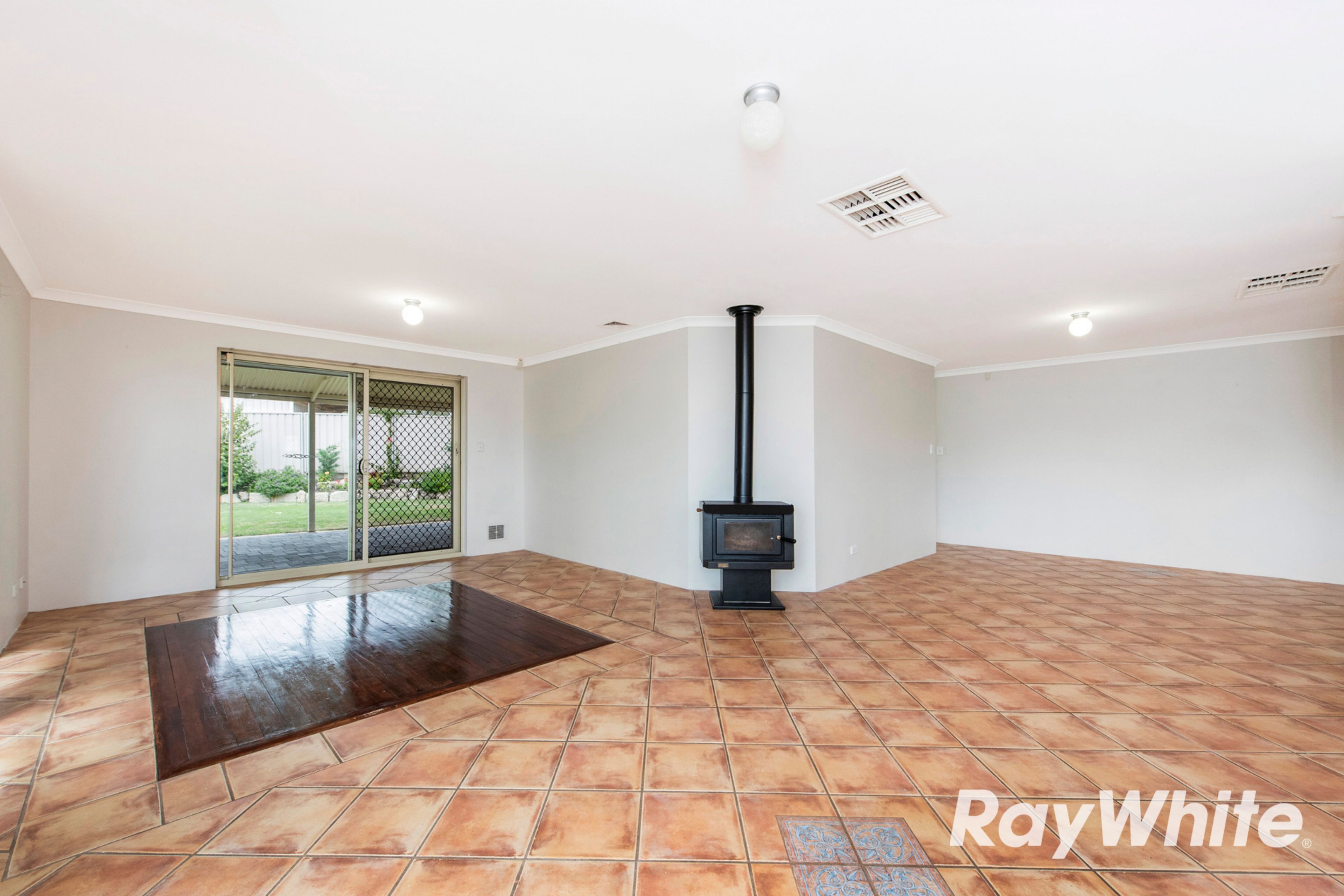 15 Kennett Place — photo 5 of 18