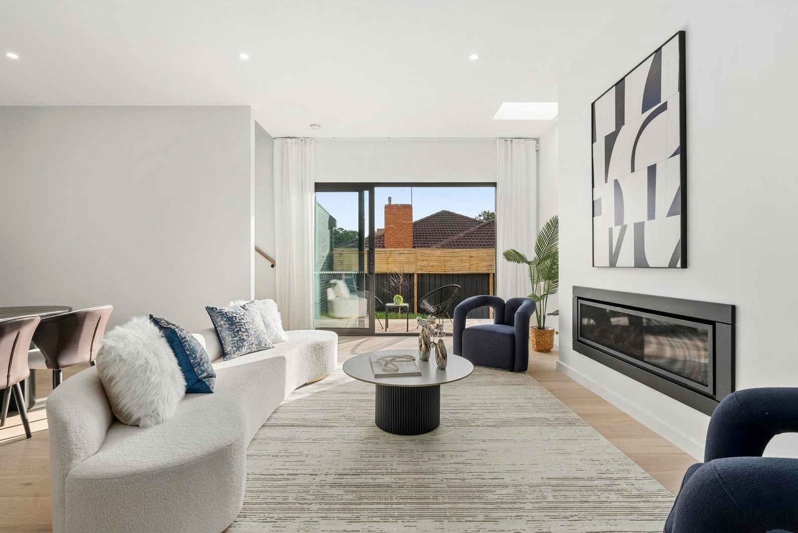 2B Inverness Avenue, Burwood, VIC 3125