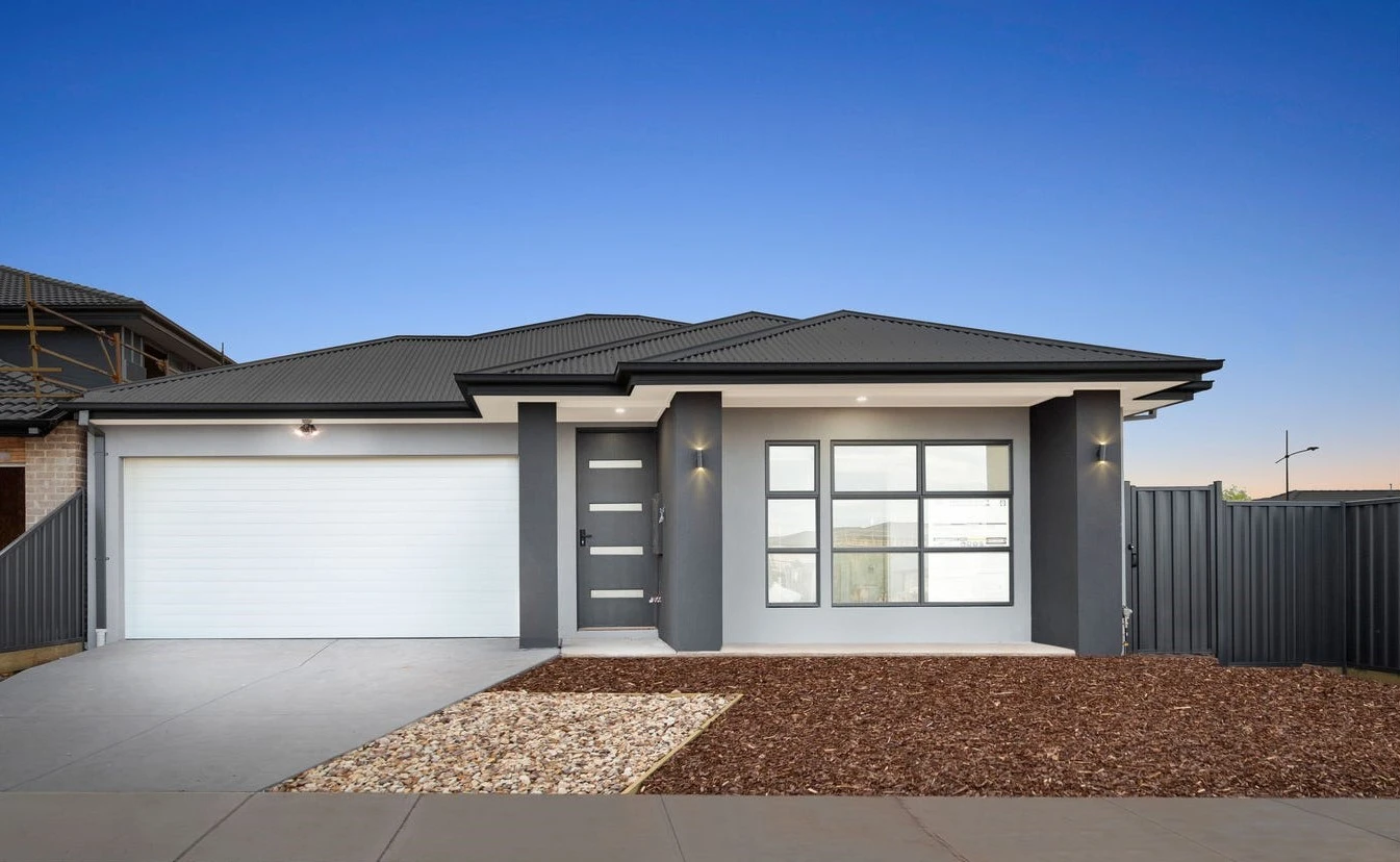 2 Derrimut Street, Rockbank, VIC 3335