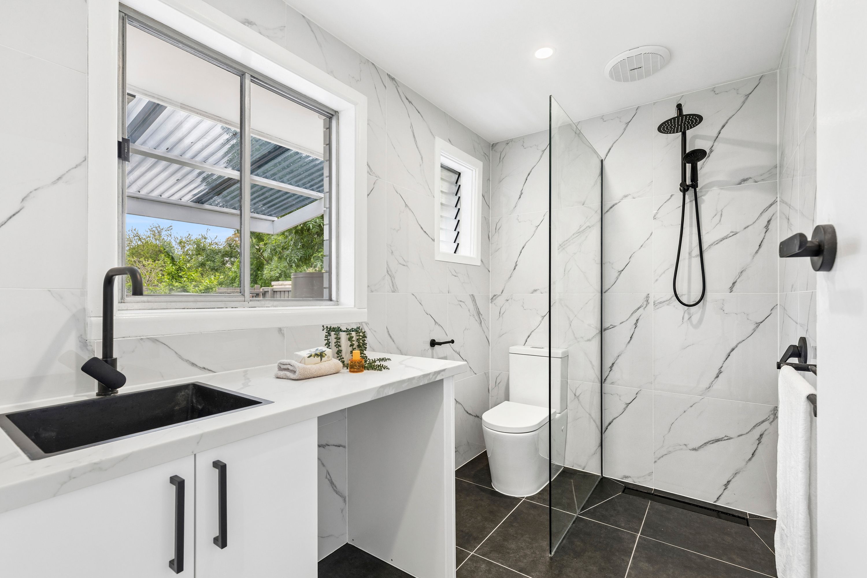 39 Talpa Crescent — photo 11 of 12