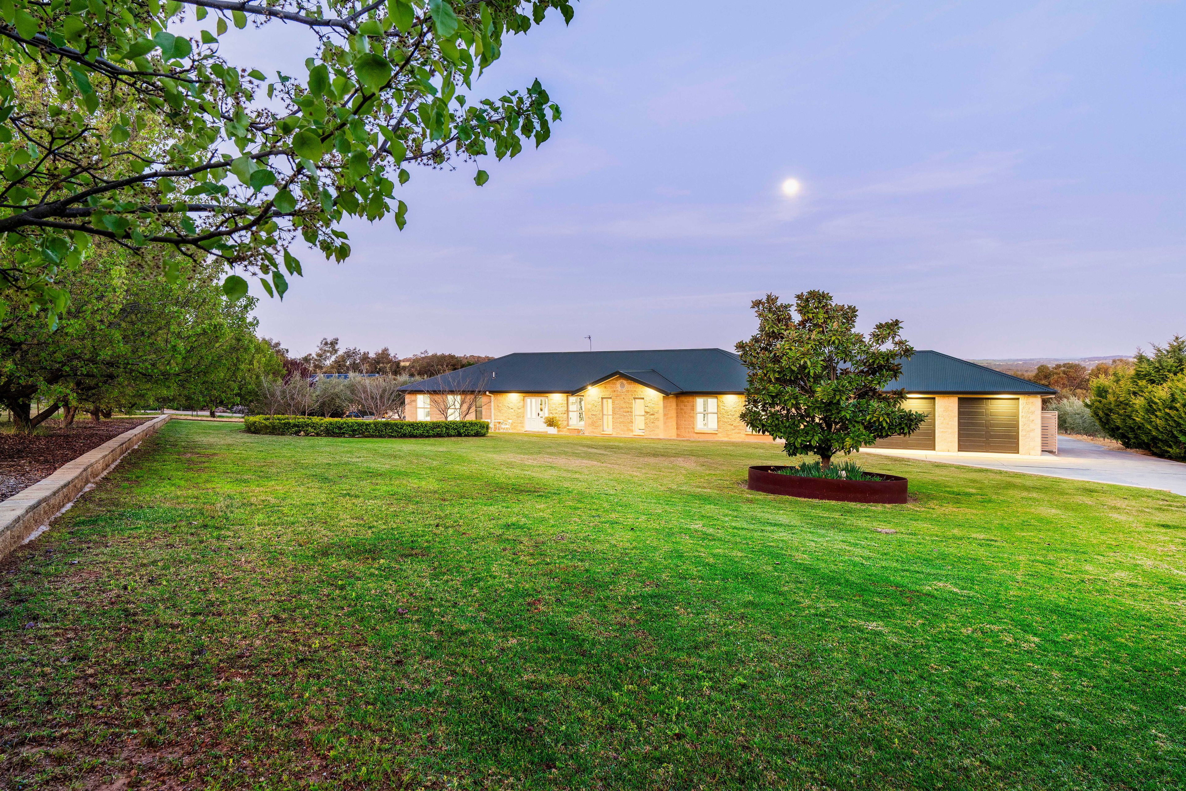32 Peppermint Drive, Springvale, NSW 2650 - Sold House - Ray White ...