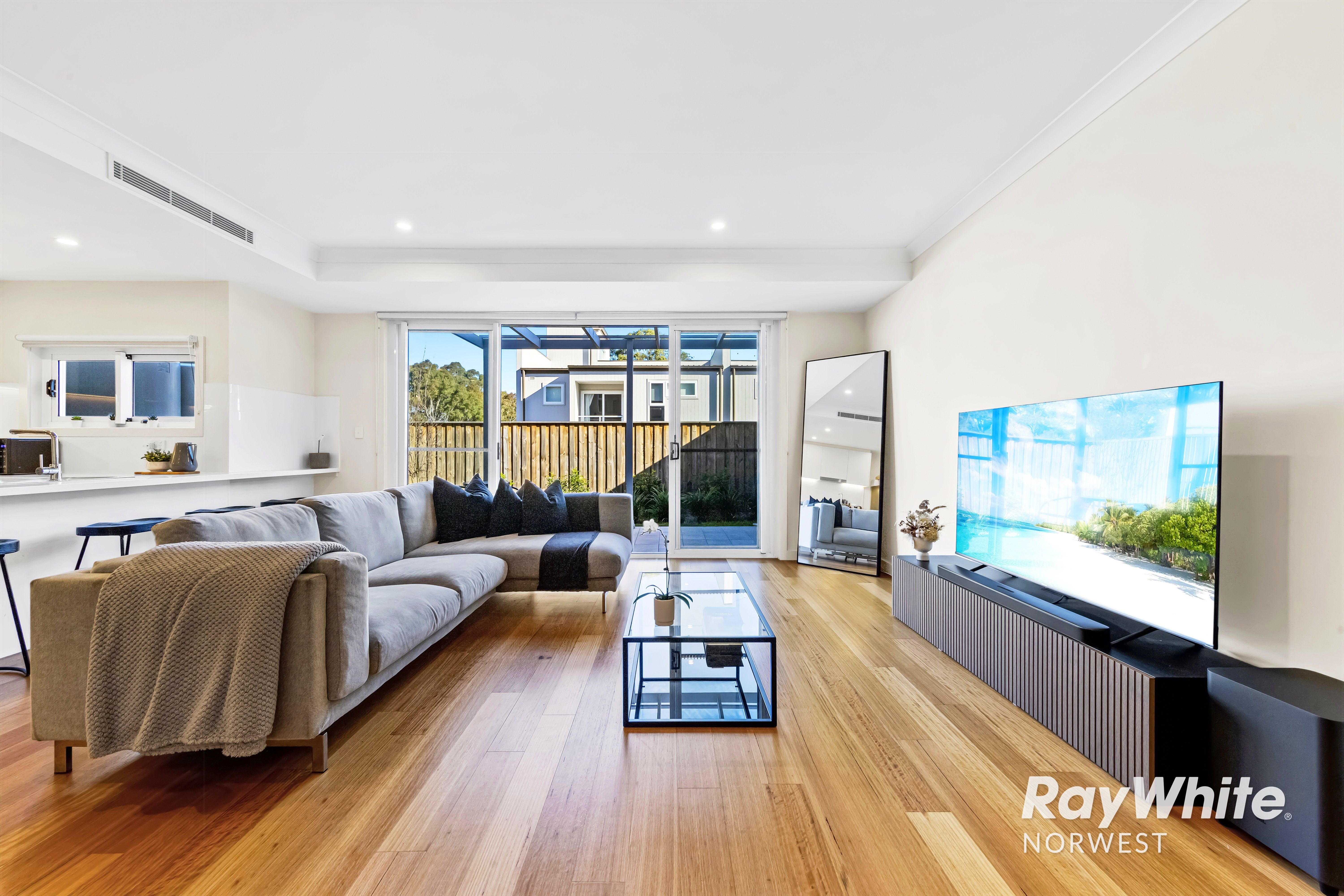 39 Chloe Circuit, NORWEST, NSW 2153