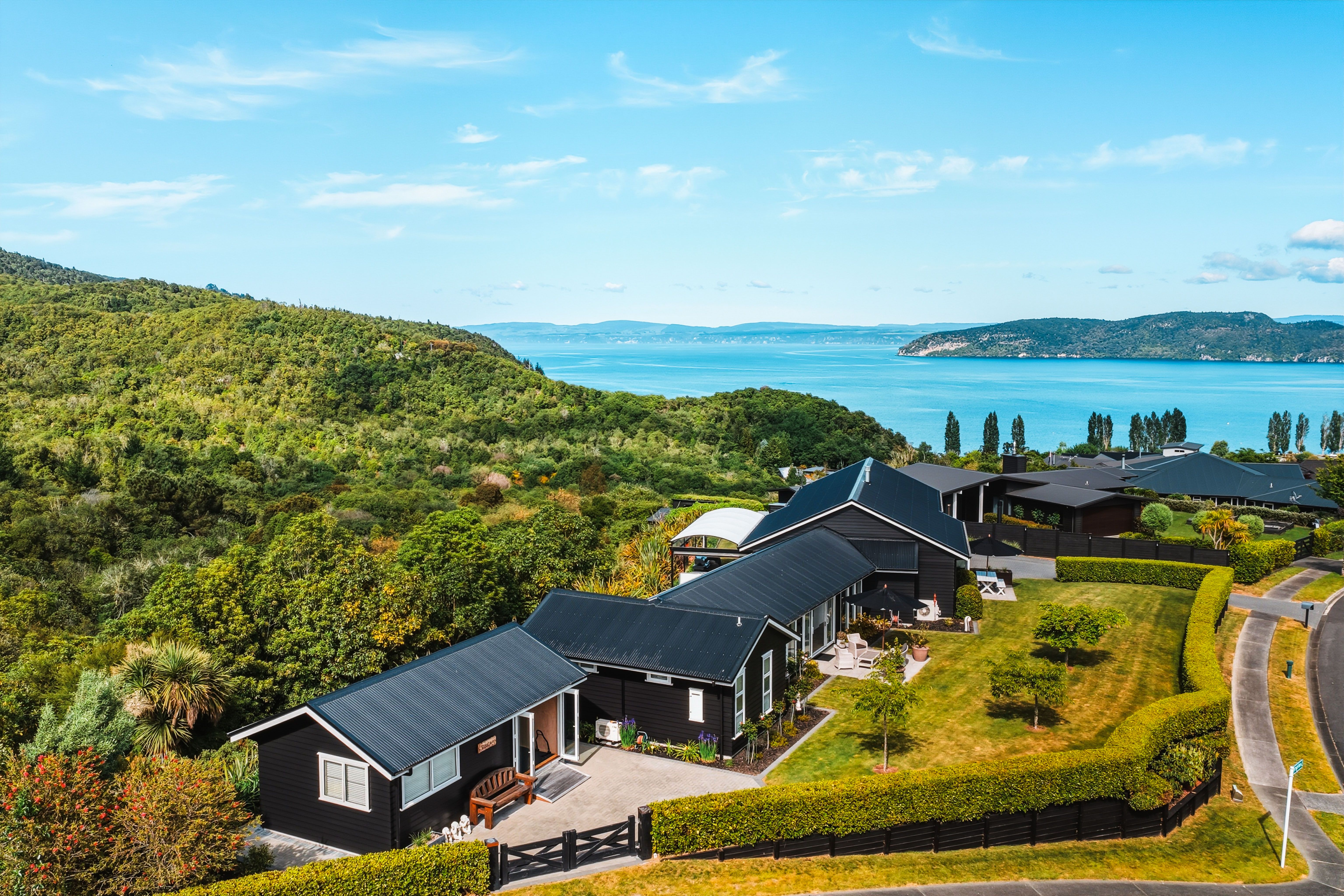 1 Peregrine Place, Kinloch, Taupo District