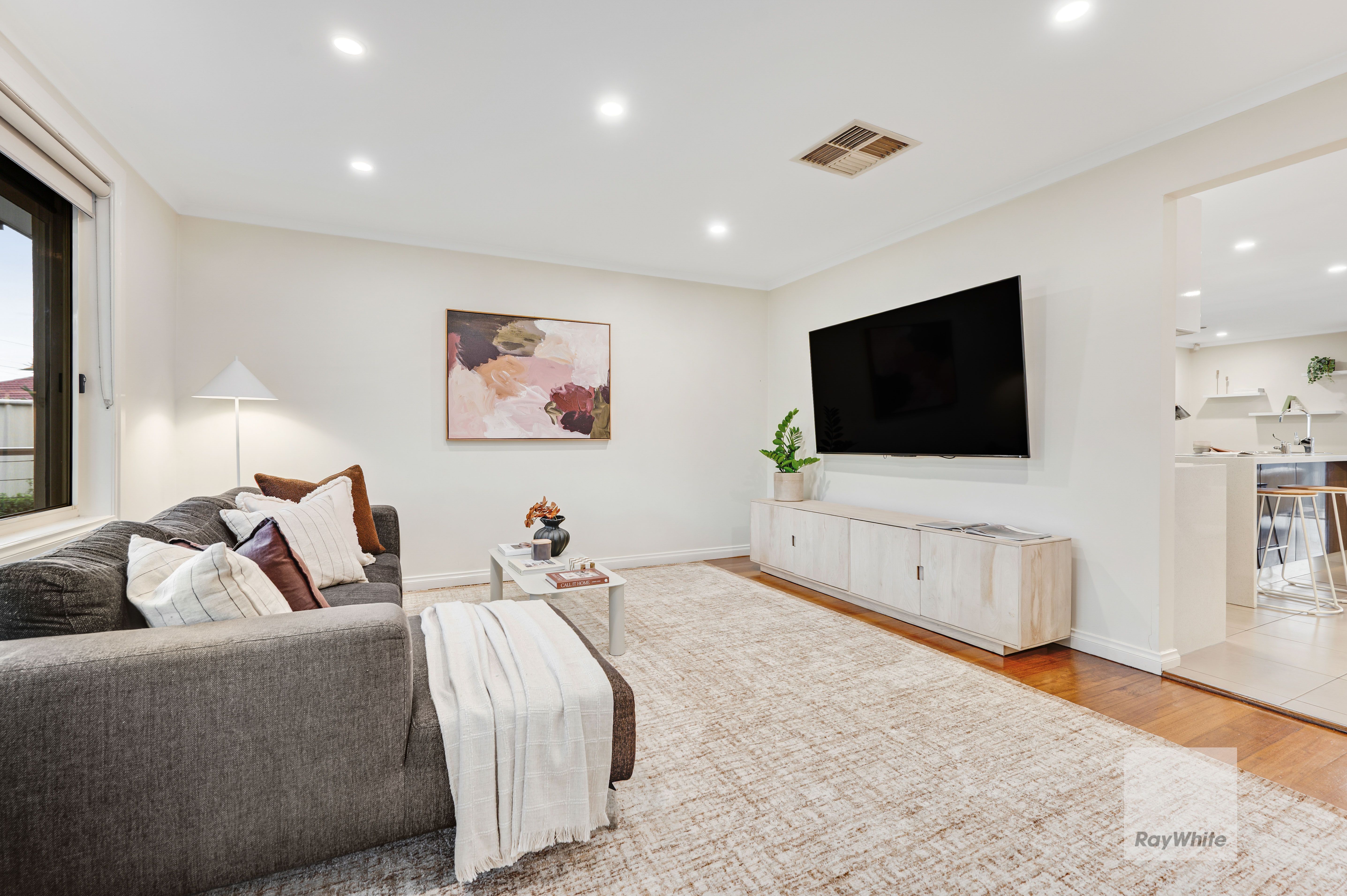 6 Sutton Close — photo 8 of 30