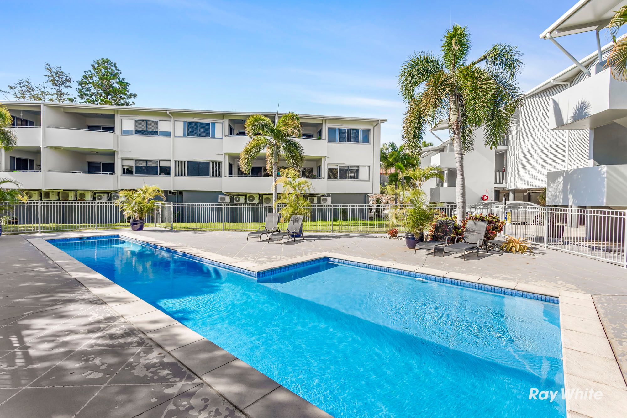 39 Scenic Highway, Cooee Bay QLD 4703
