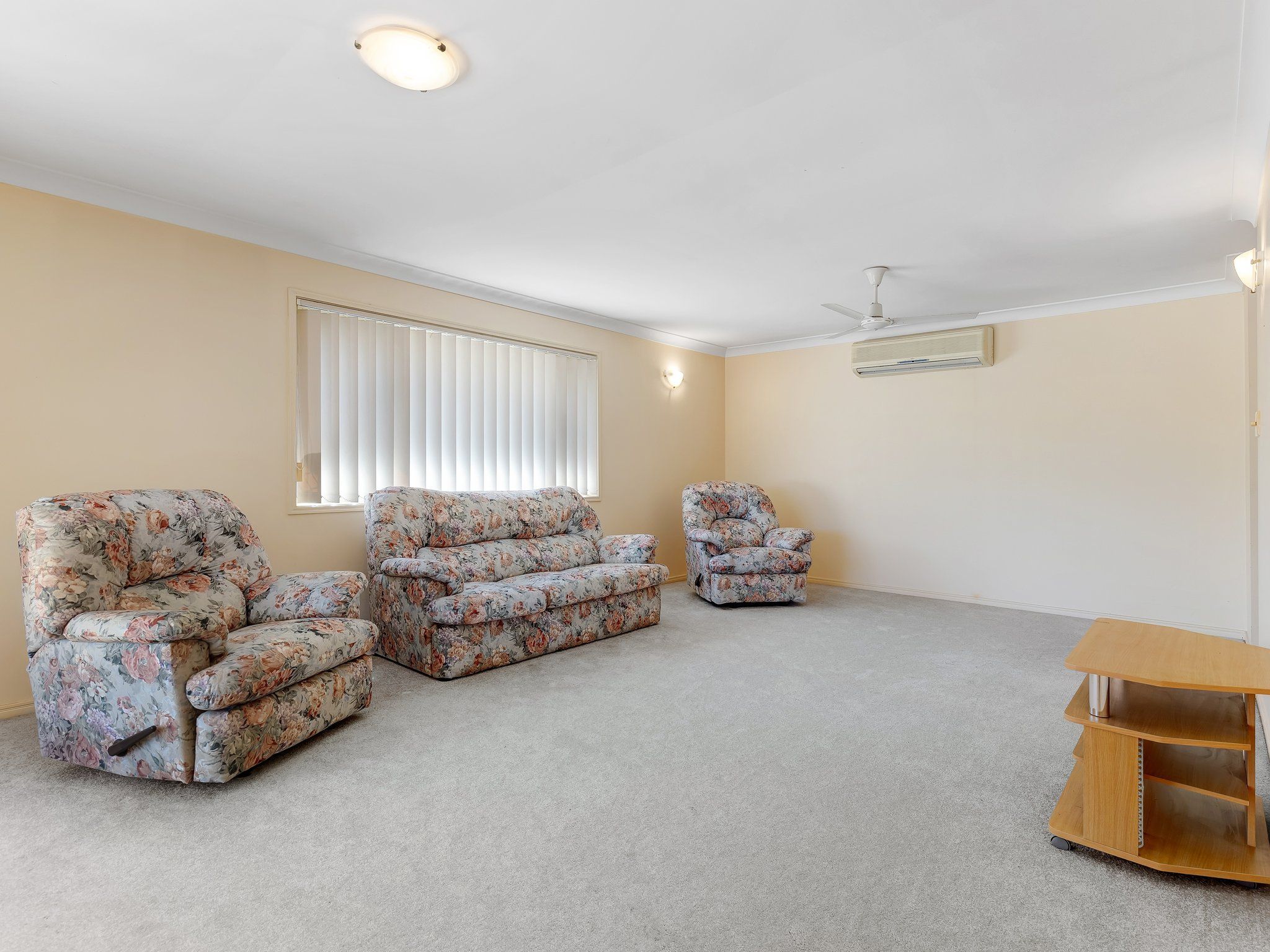 8 Glenroy Place, Parkinson, QLD 4115