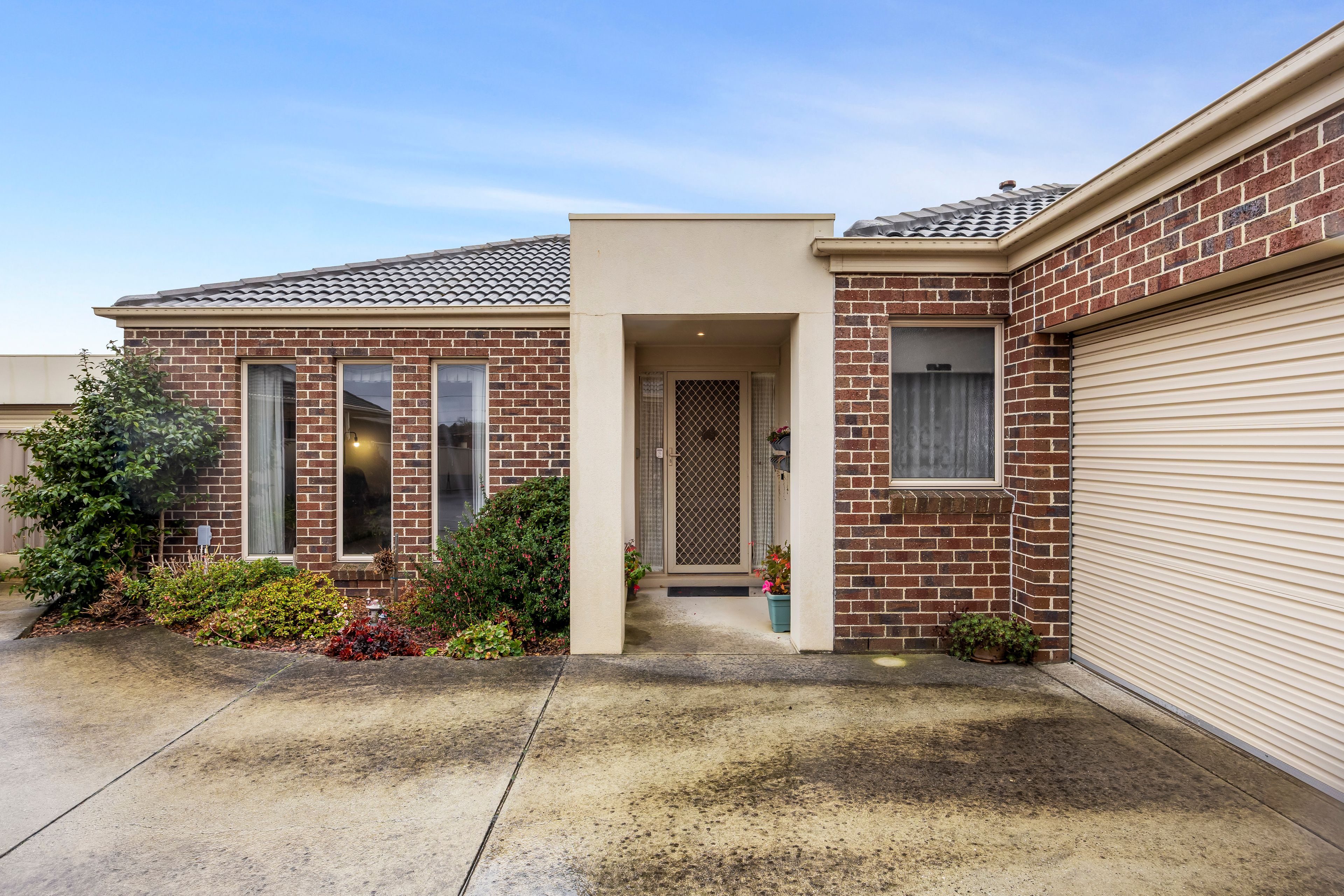 2/12 Yvonne Street, Wendouree, VIC 3355