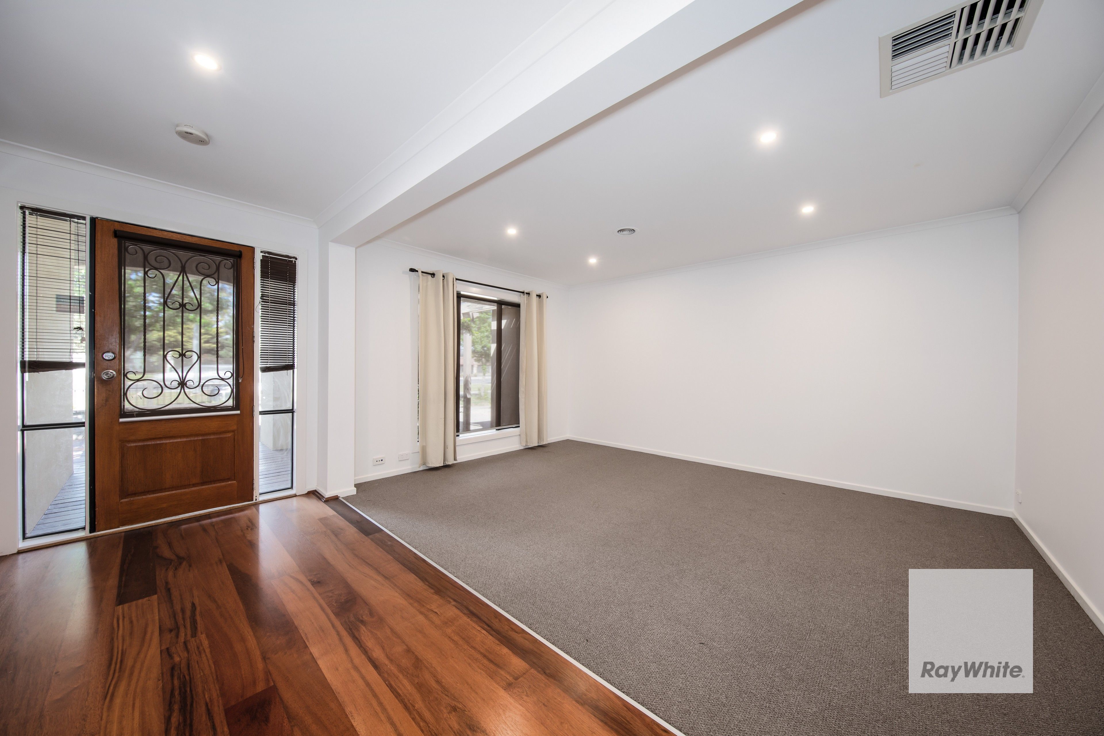 680 Tarneit Road — photo 2 of 9