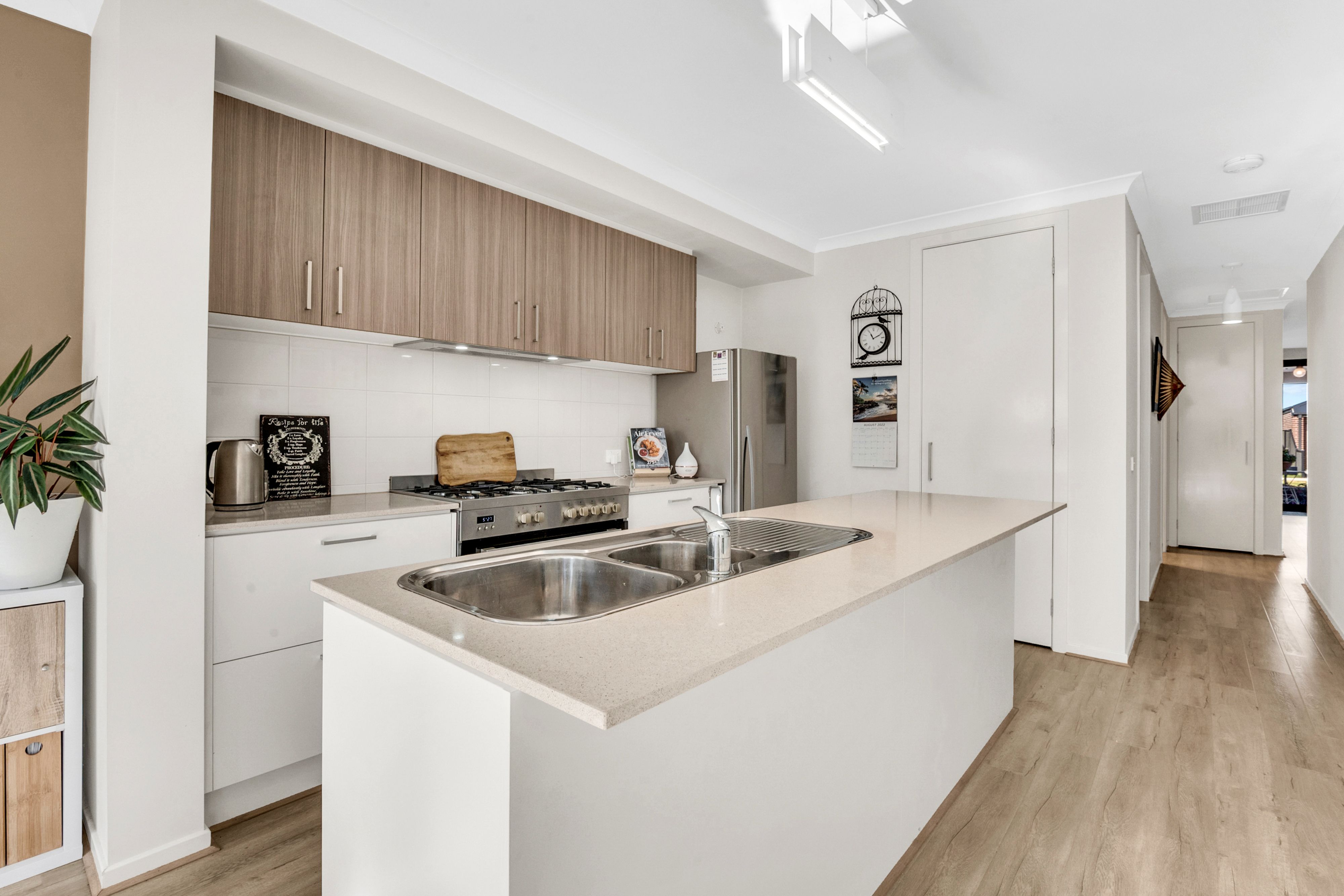 42 Elvire Road, Craigieburn, VIC 3064