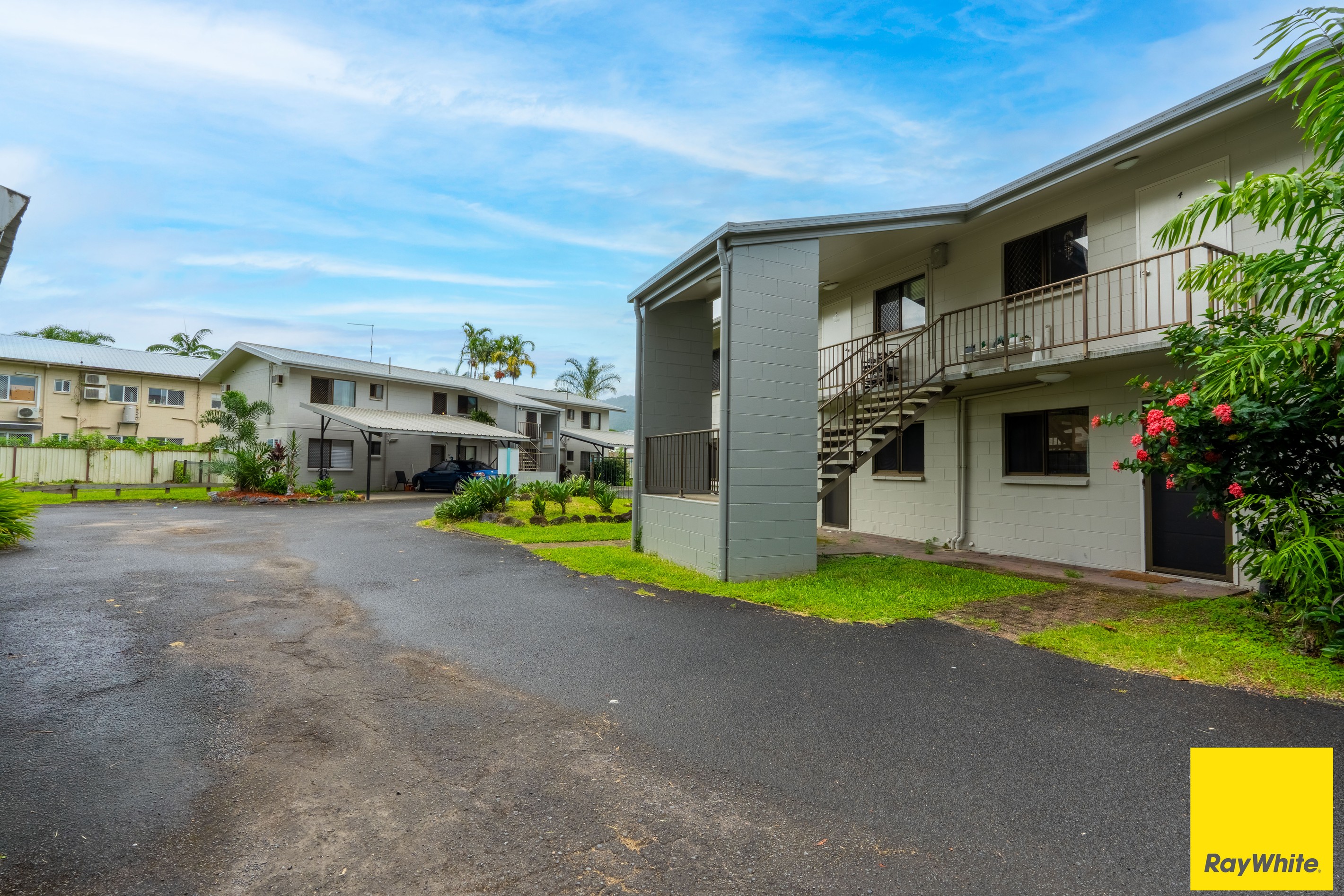 2/64 Pease Street, Manoora, QLD 4870