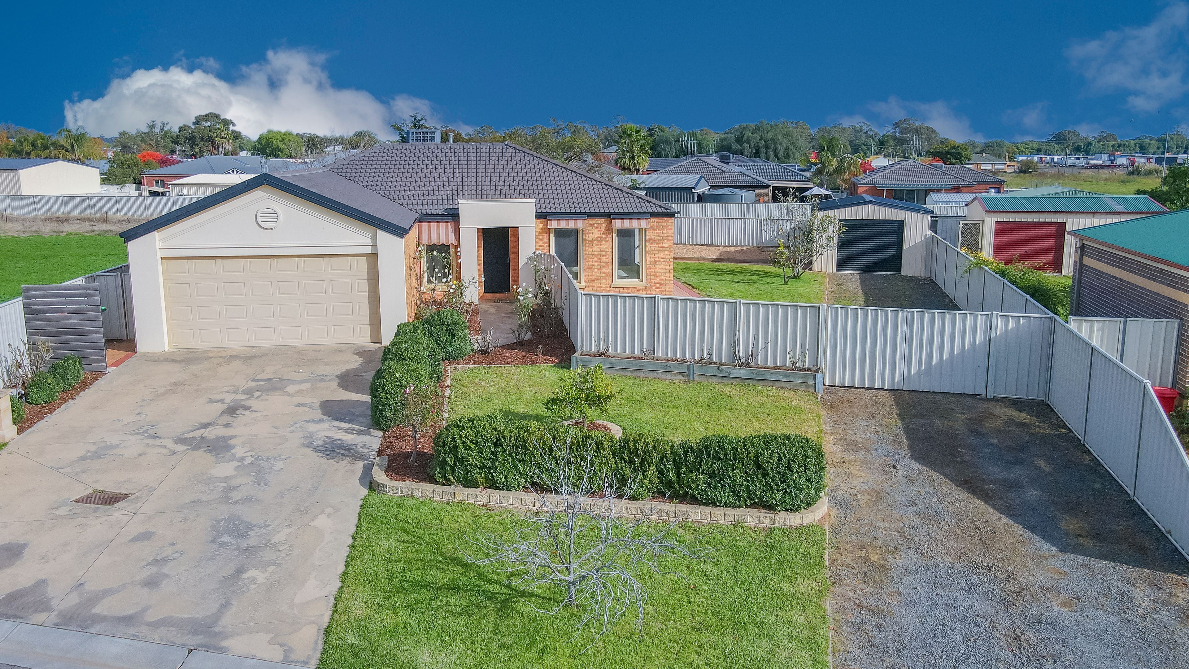 19 Cassandra Crescent, Epsom VIC 3551