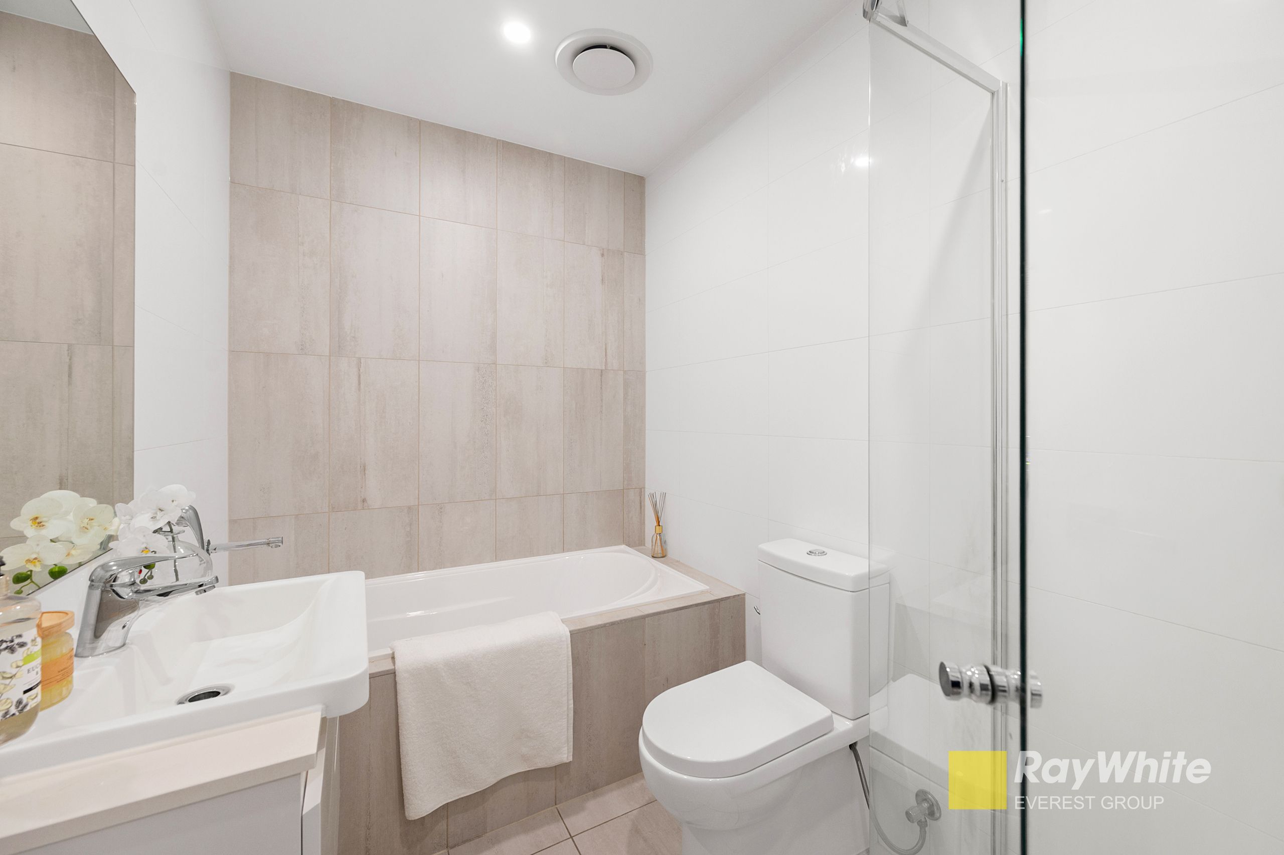 8/110-112 Adderton Road — photo 13 of 21