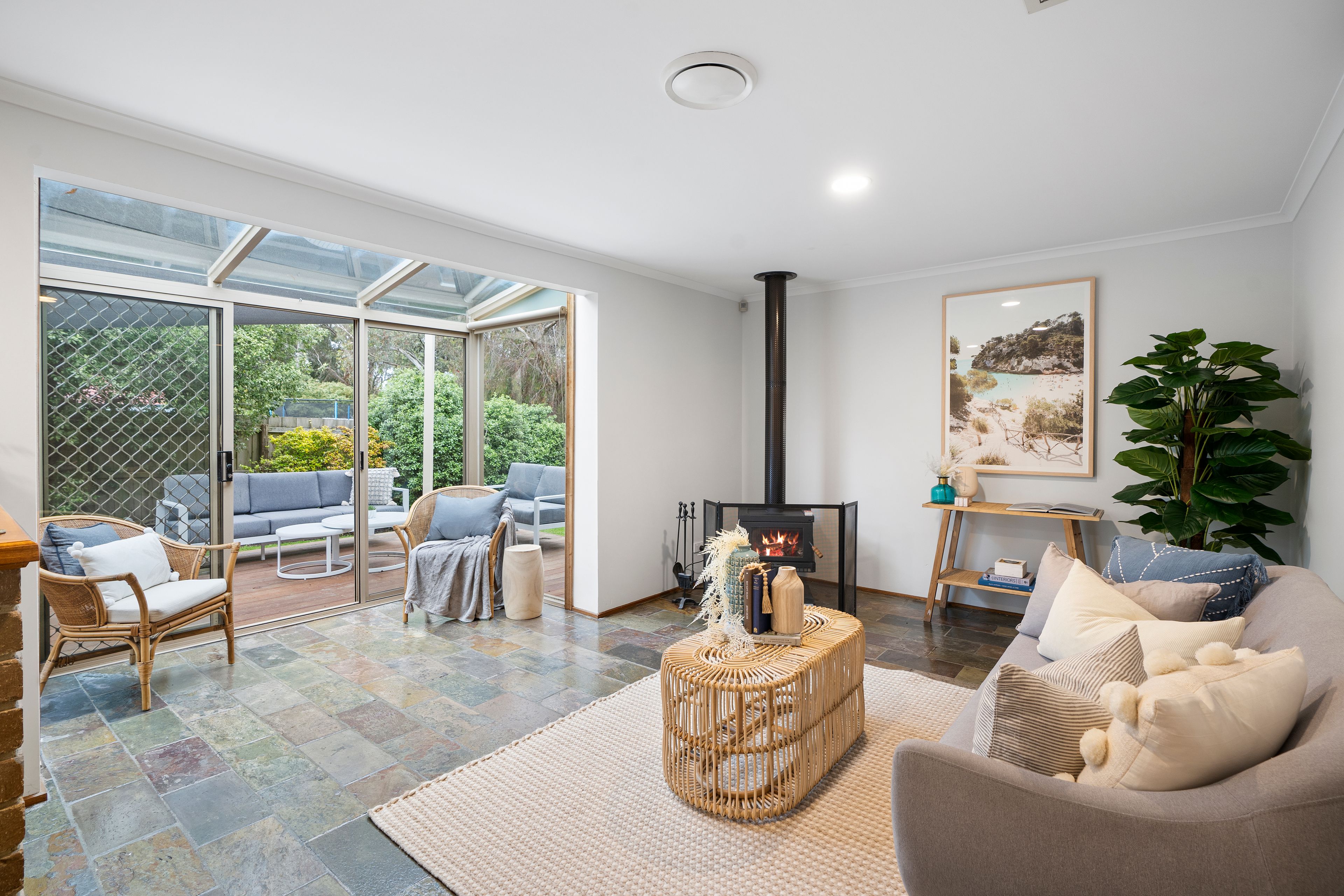 201 Windermere Drive, Ferntree Gully, VIC 3156