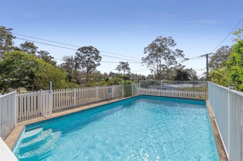 21 Trenton Street, Kenmore, QLD 4069