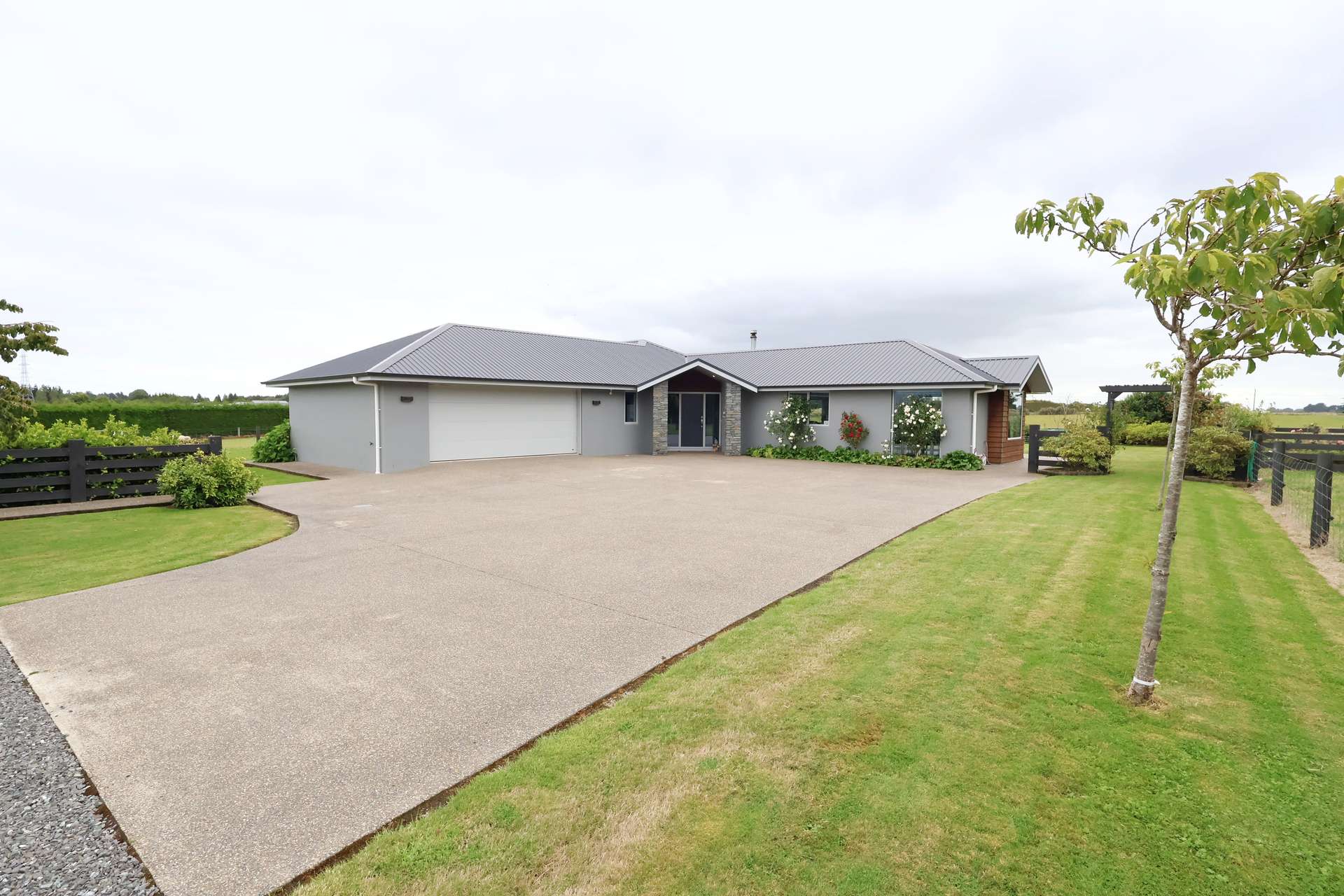 135 Millwood Glen photo 41