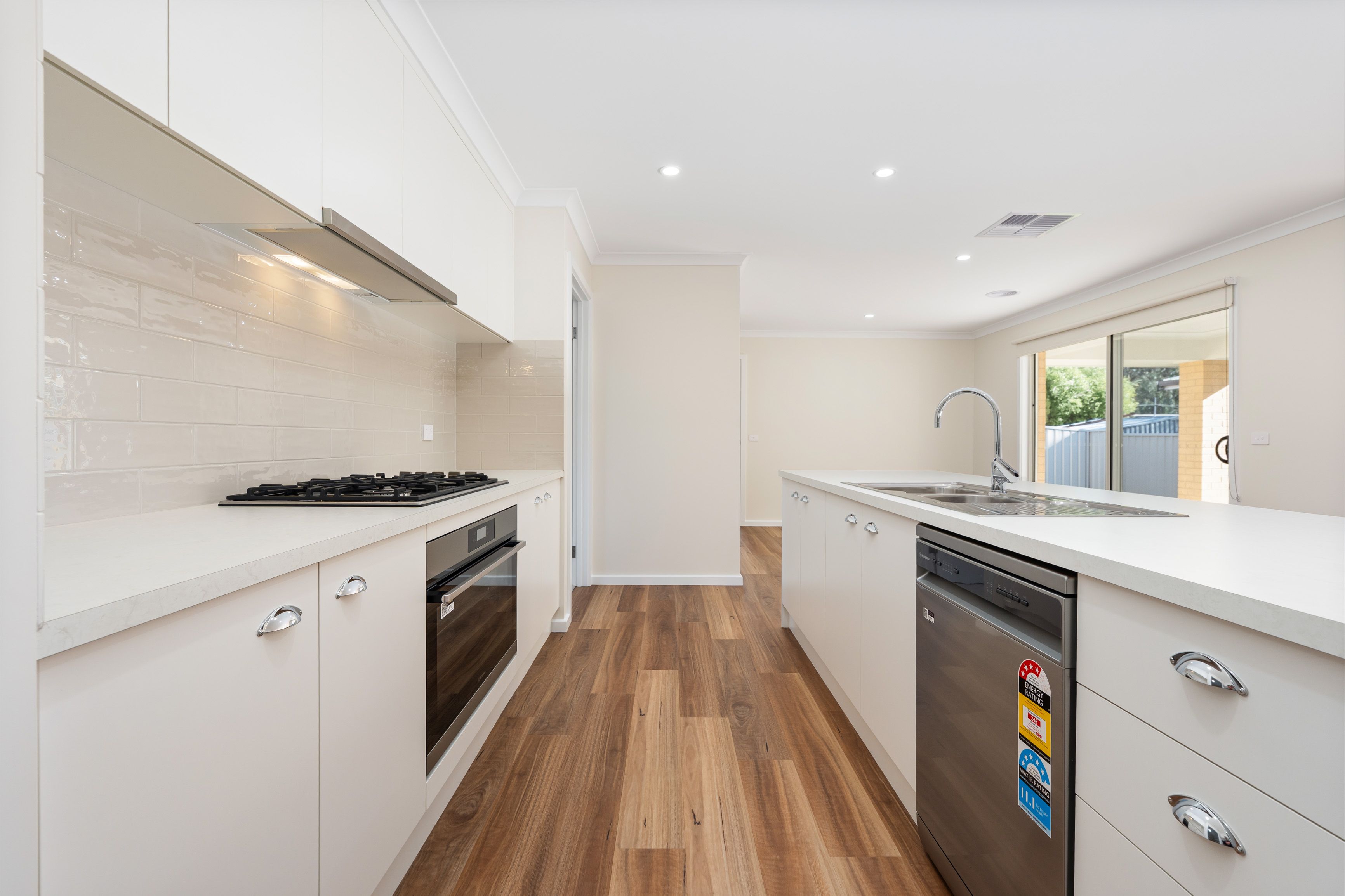 1-2/76 Urana Street, Jindera, NSW 2642