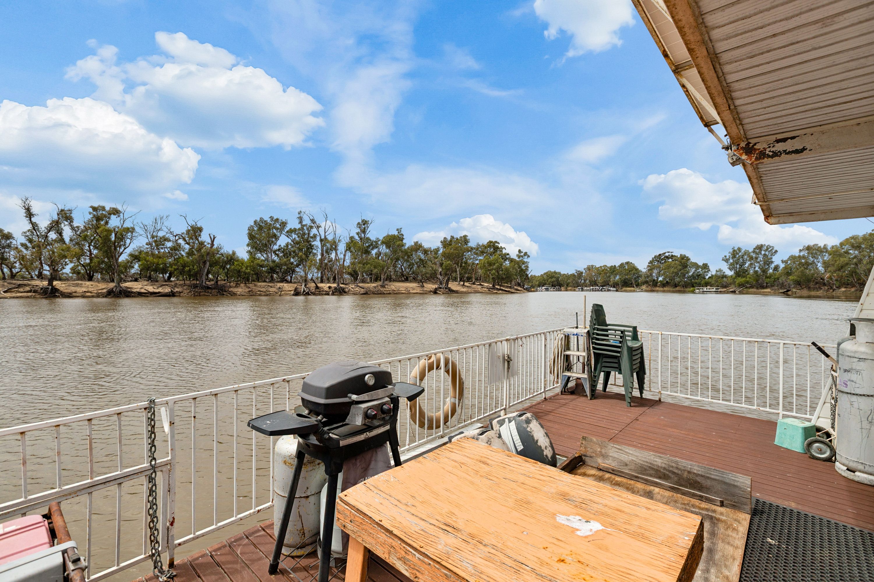 0 "The Bardy" Houseboat — photo 22 of 30
