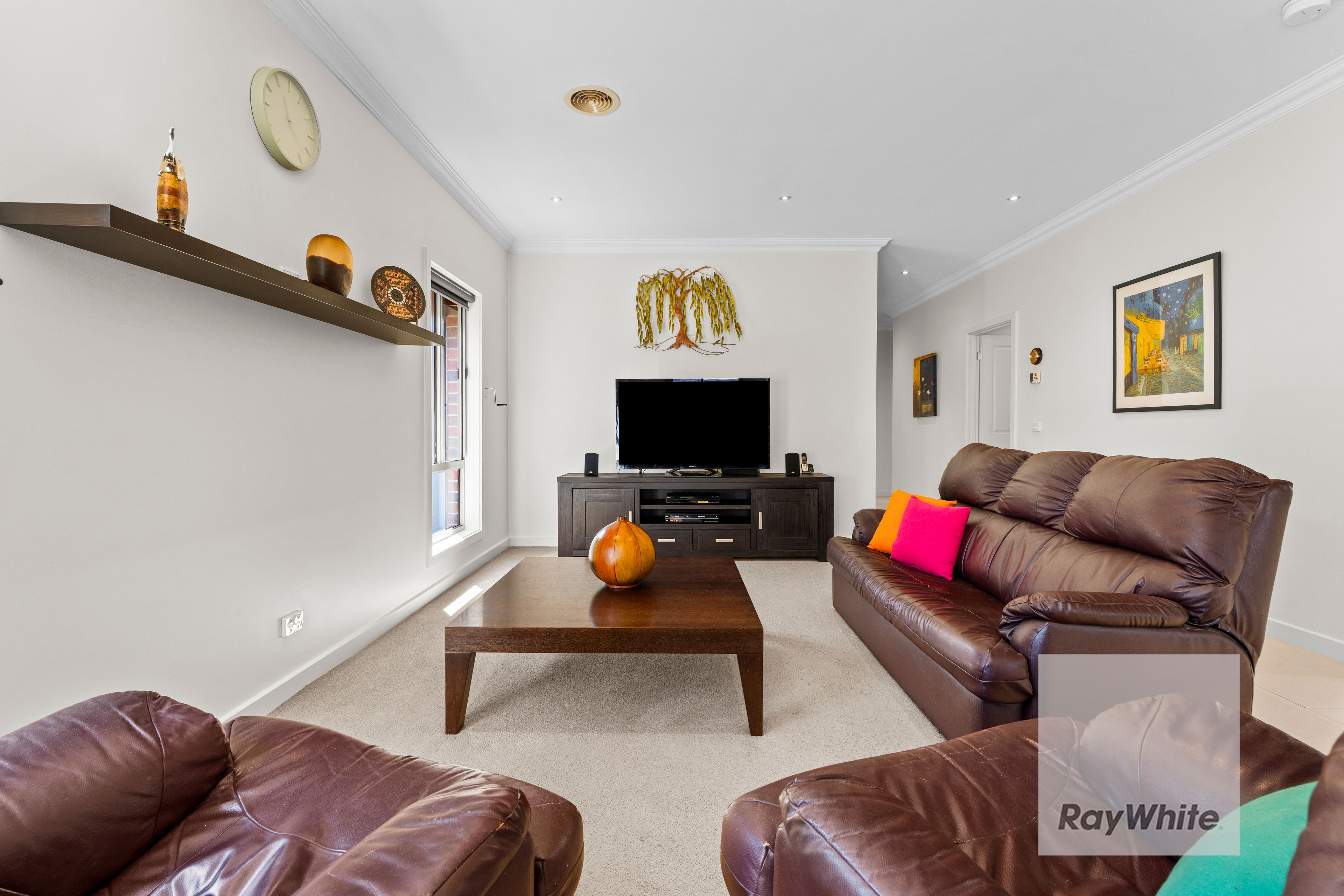 32 Neddletail Crescent — photo 8 of 16