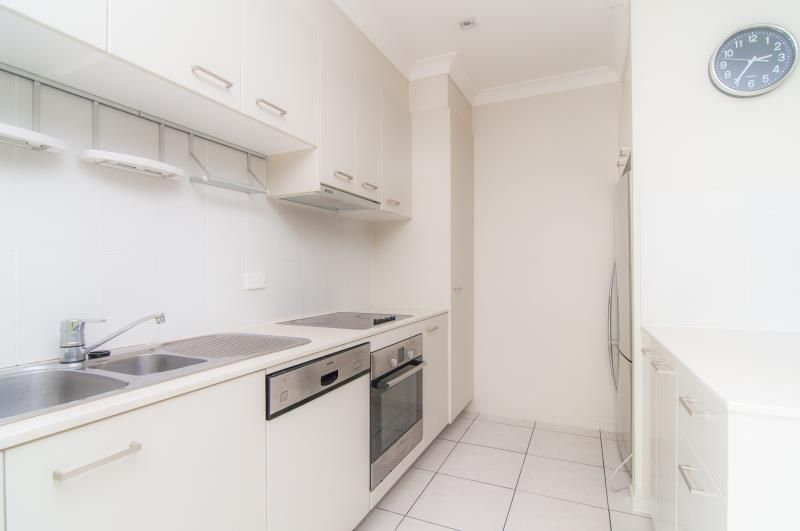 Greenslopes, QLD 4120