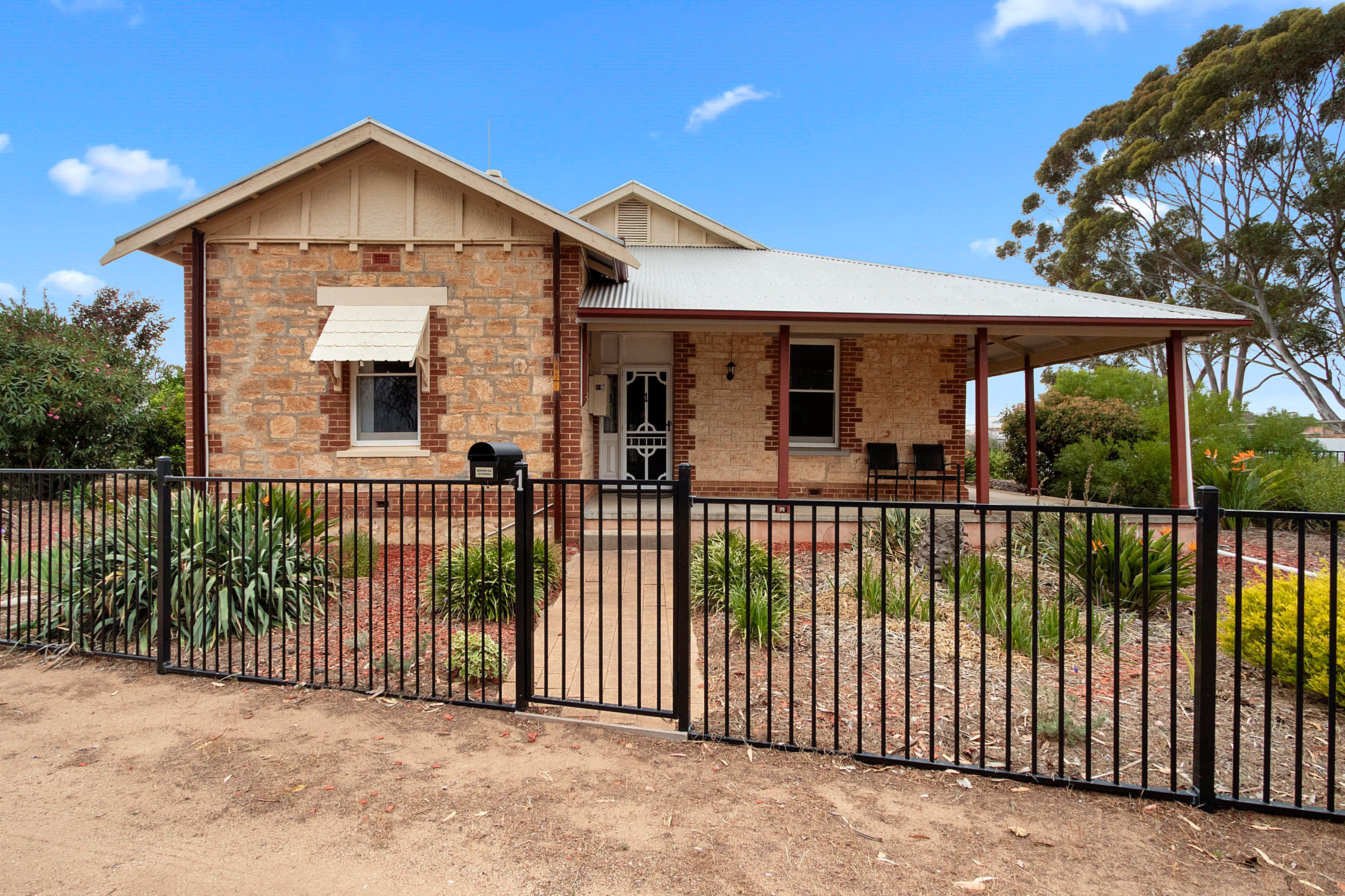 1 Centenary Avenue, Maitland, SA 5573
