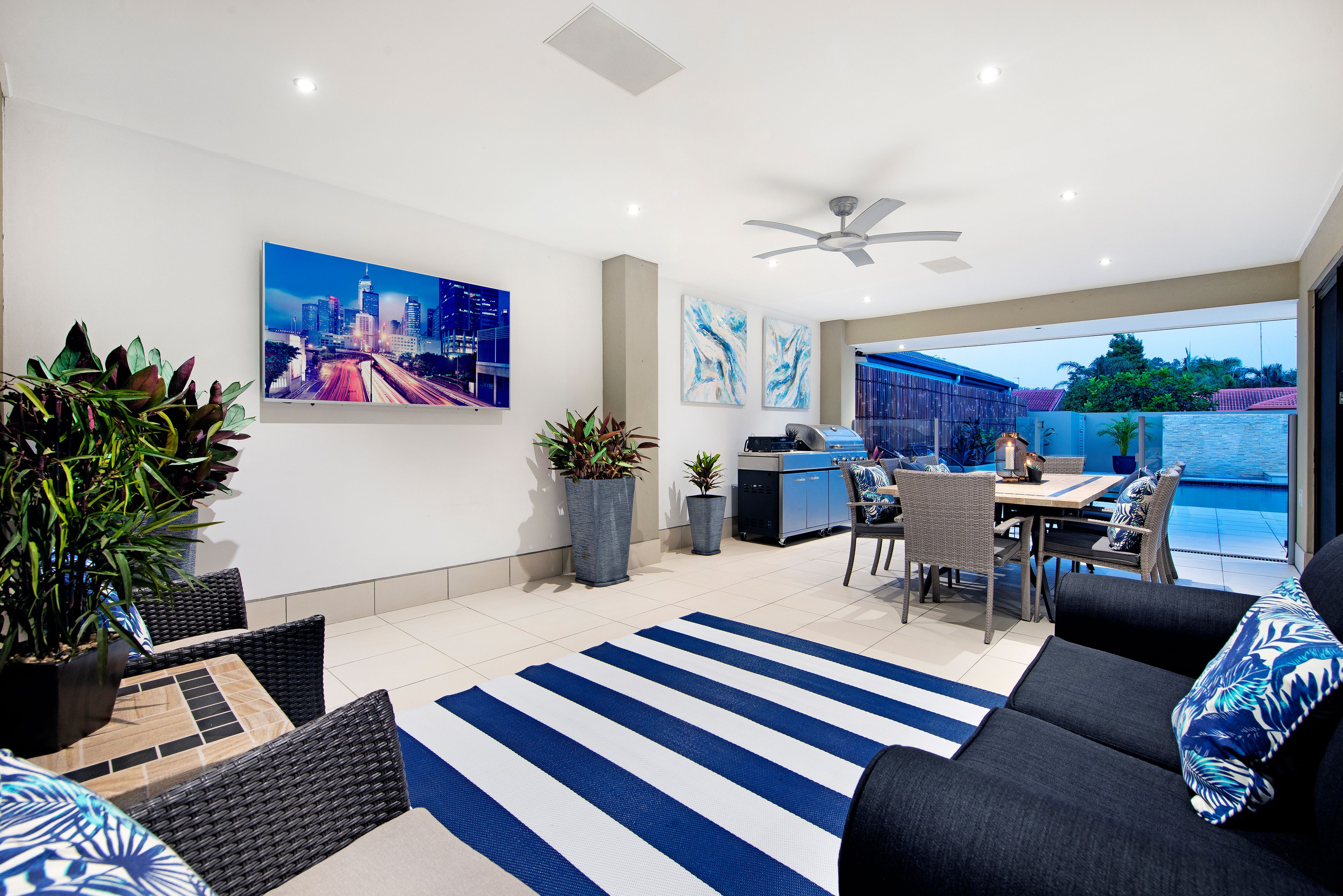 20 Launch Road, Mermaid Waters QLD 4218