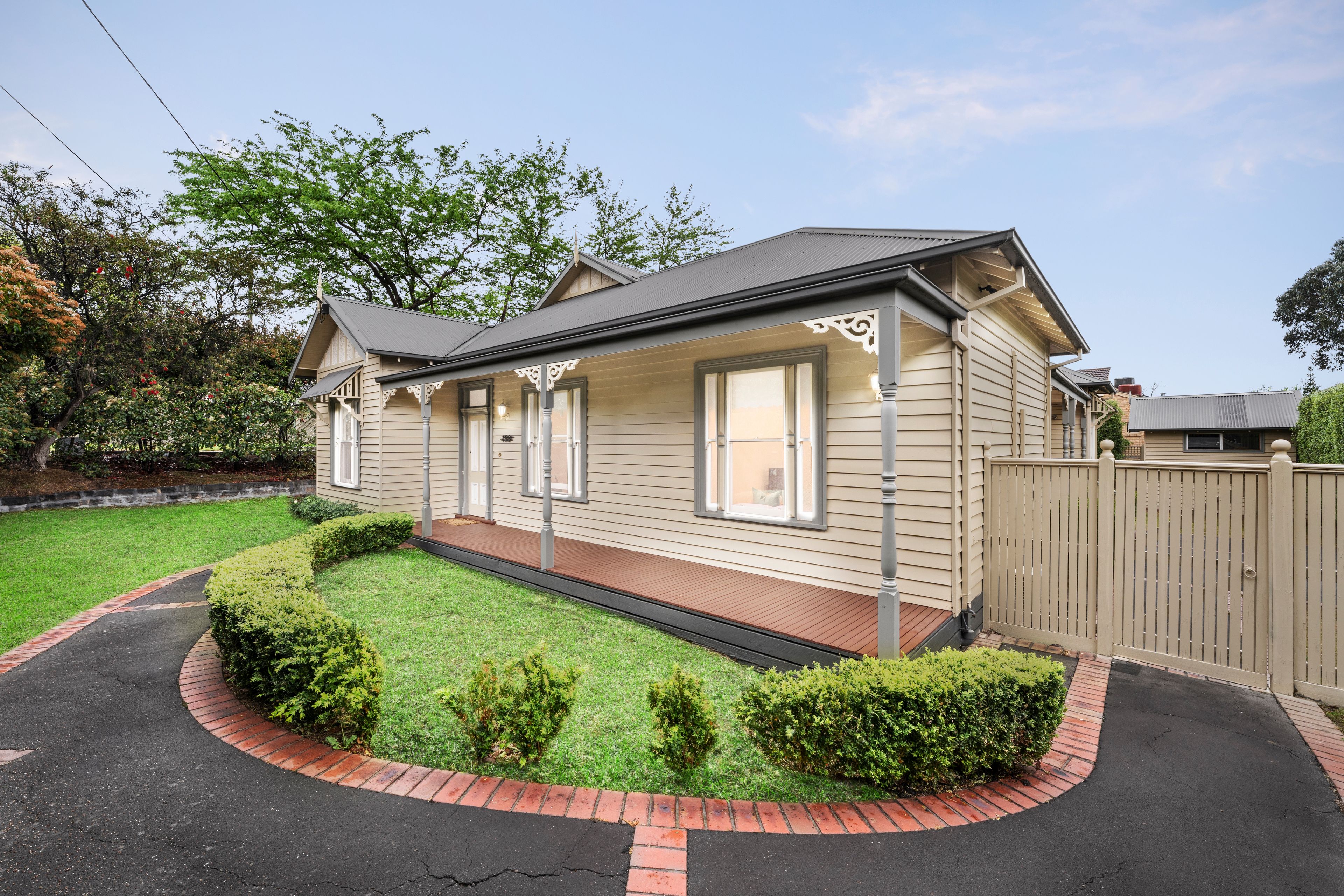 499 Middleborough Road, Box Hill North, VIC 3129 - Sold House - Ray ...